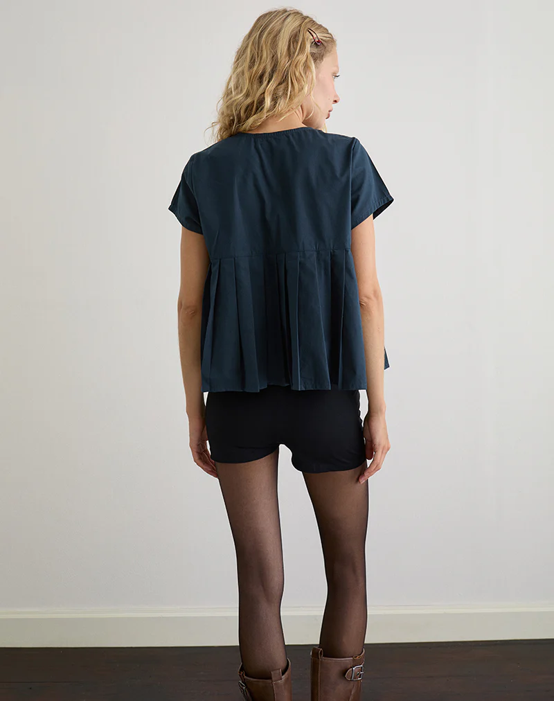 Kaelis Pleated Blouse in Poplin Dark Navy - Image 4