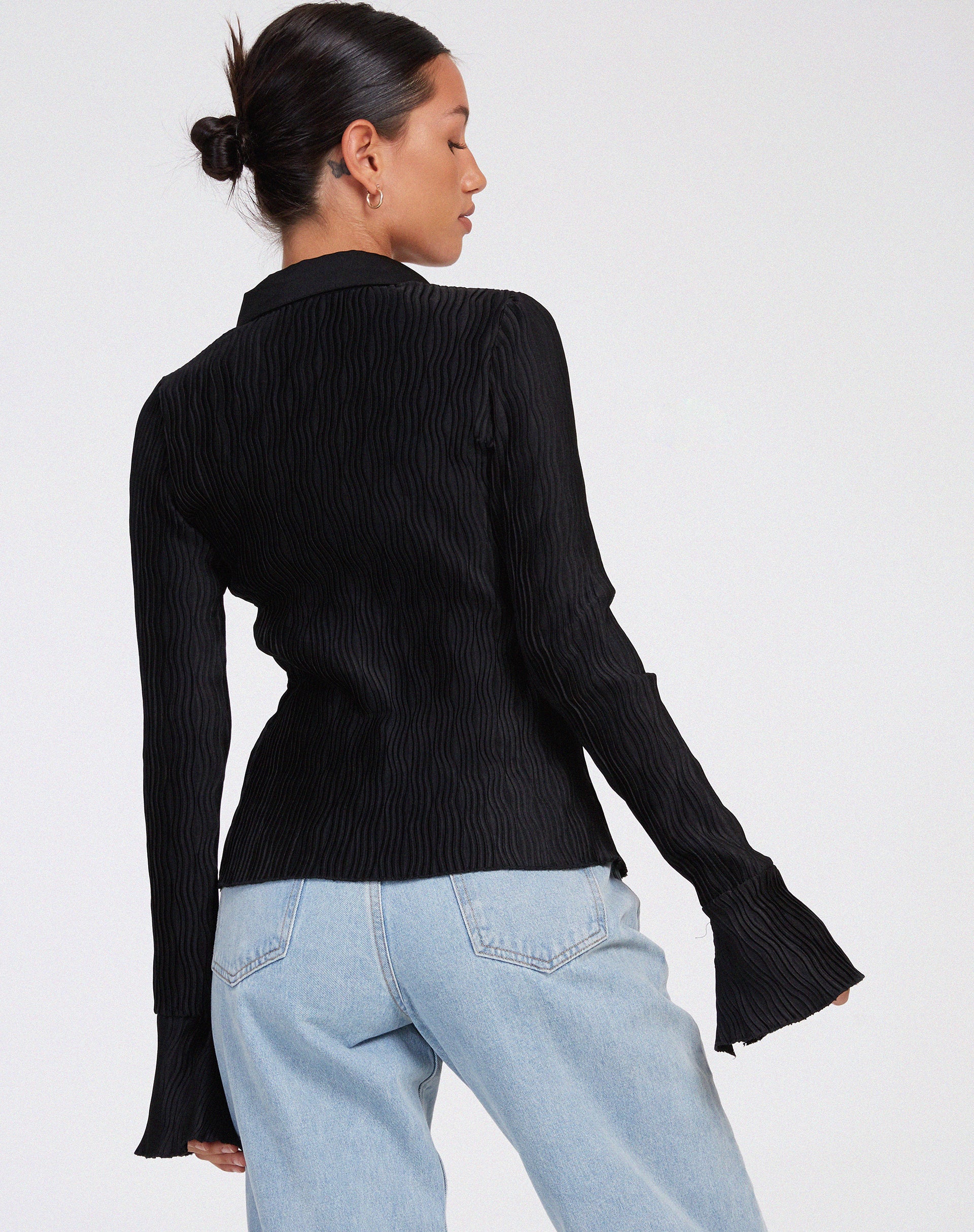 Keani Long Sleeve Shirt in Crinkle Black - Image 2