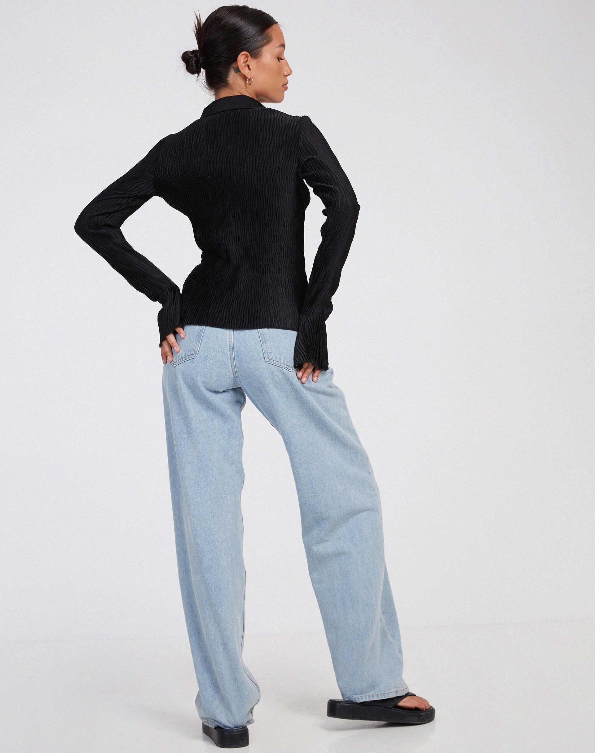 Keani Long Sleeve Shirt in Crinkle Black - Image 4