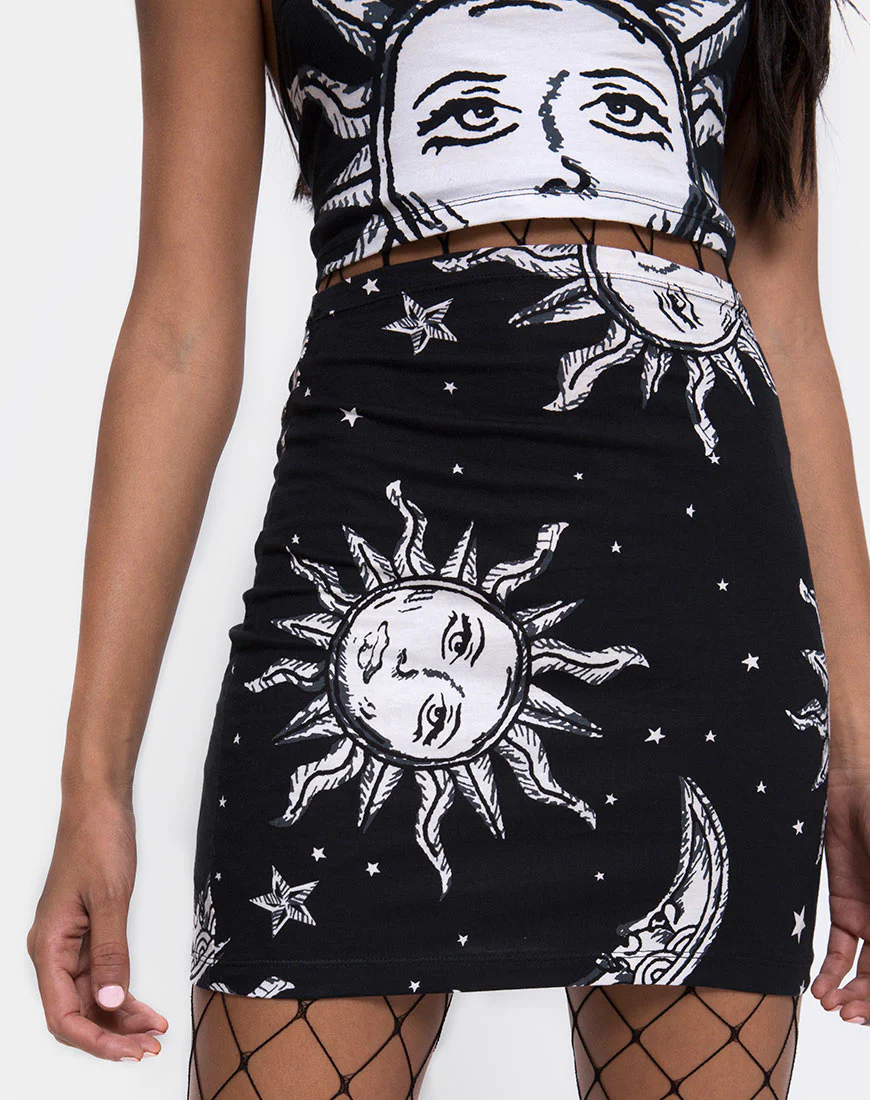 Kimmy Bodycon Skirt in Oversize Sun Moon and Stars - Image 5