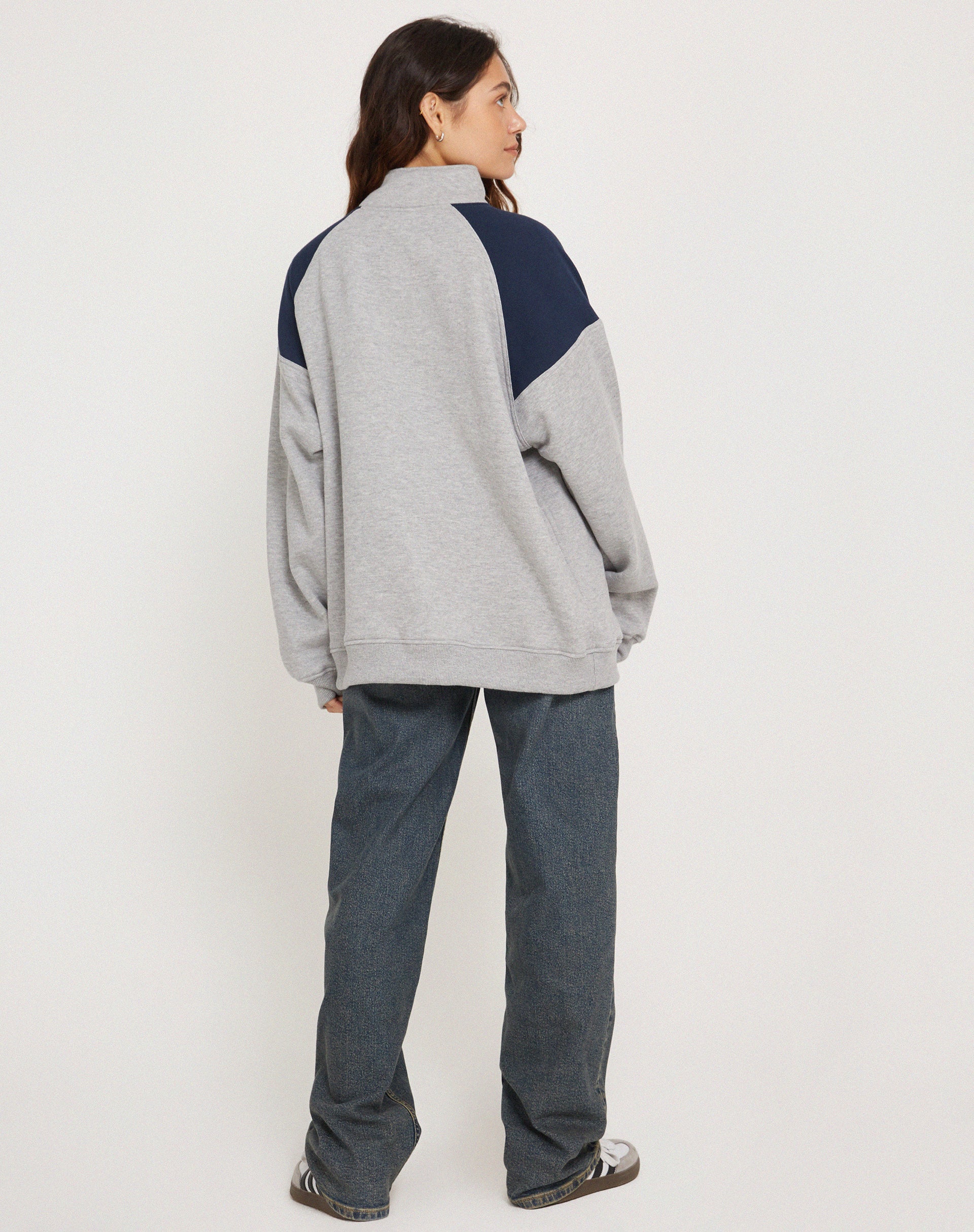 Laksa Sweatshirt in Grey and Marl Navy - Image 4