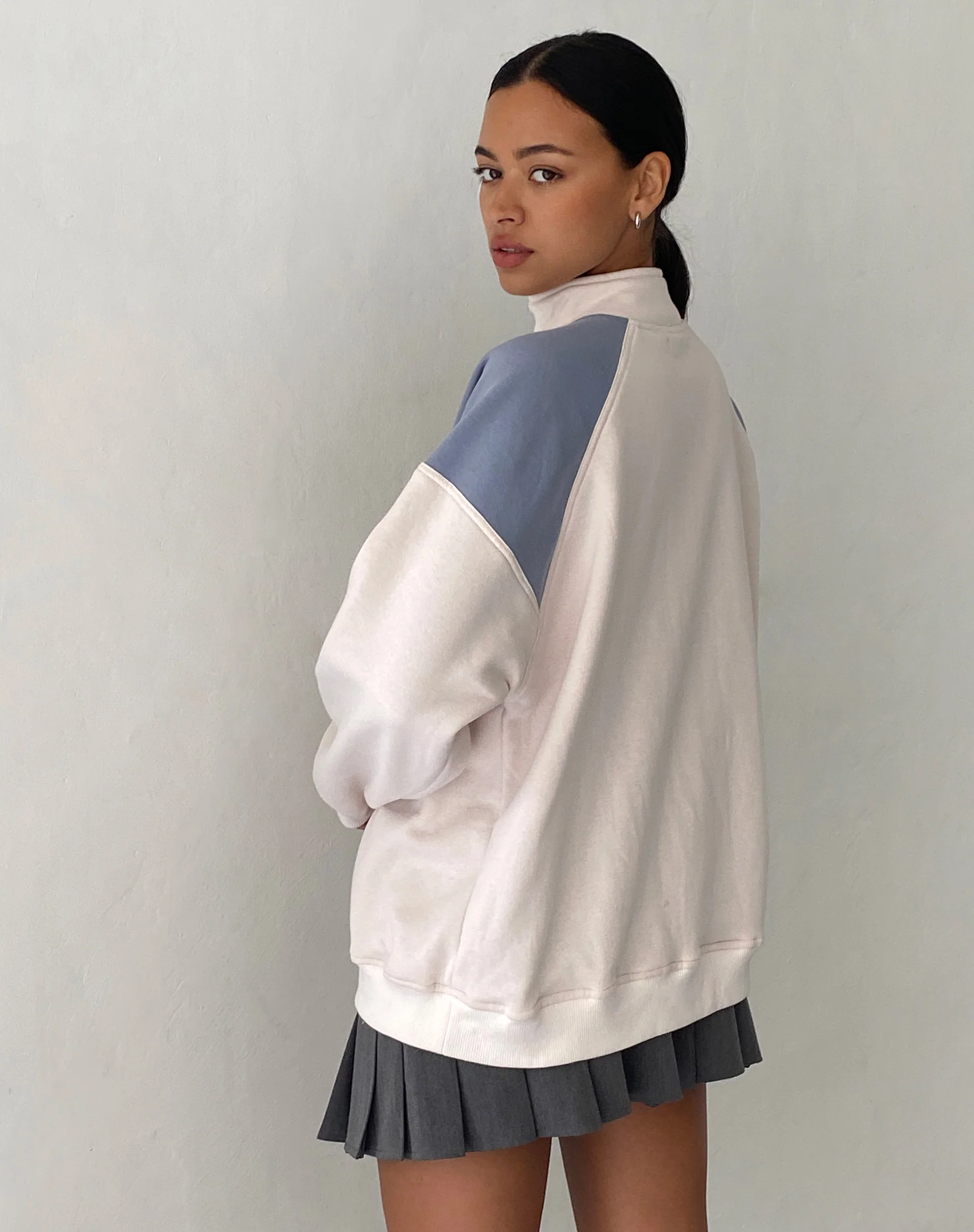 Laksa Sweatshirt in Winter White and Powder Blue - Image 5