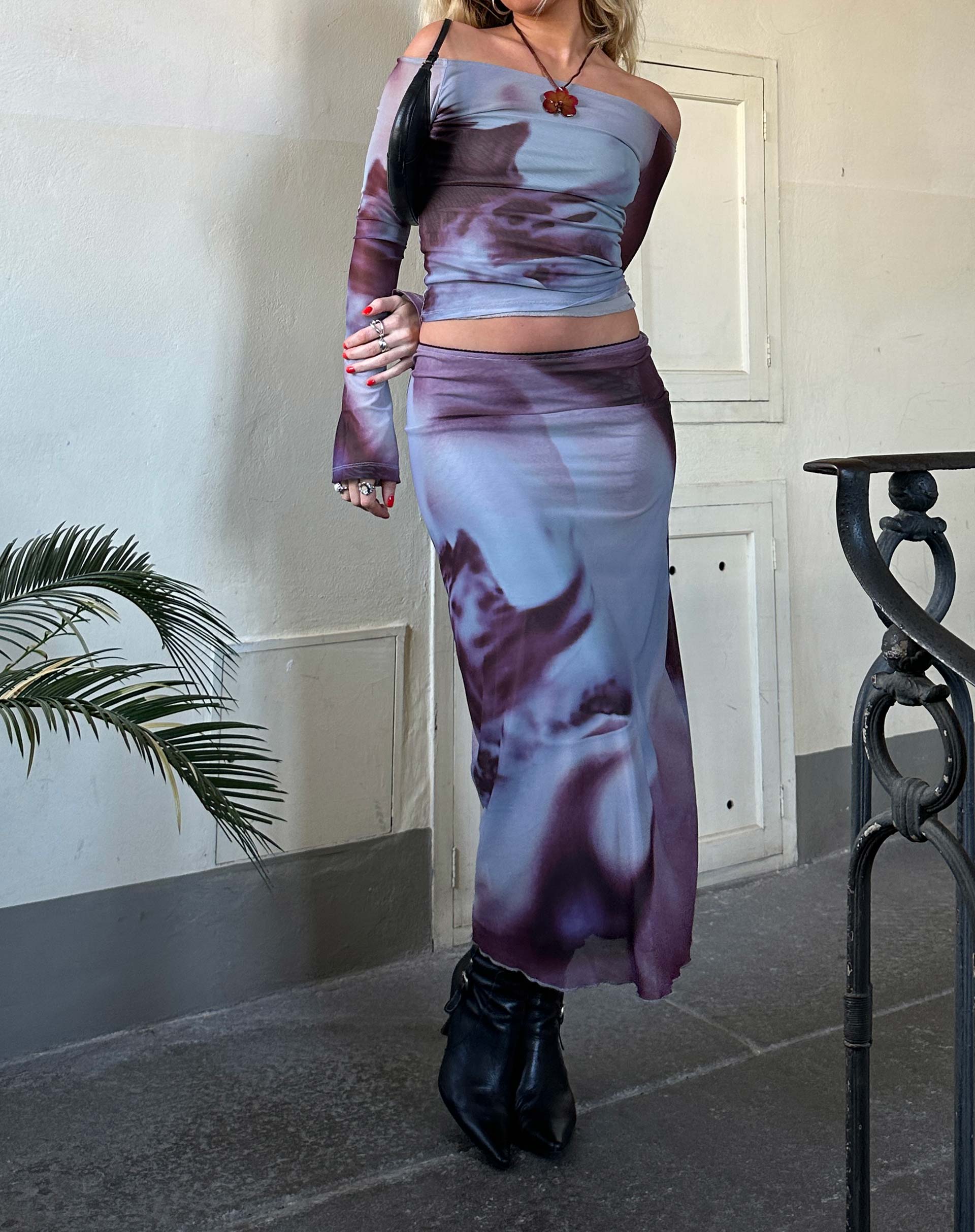 Lassie Low Rise Mesh Midi Skirt in Grey Anatomy of Nature - Image 2