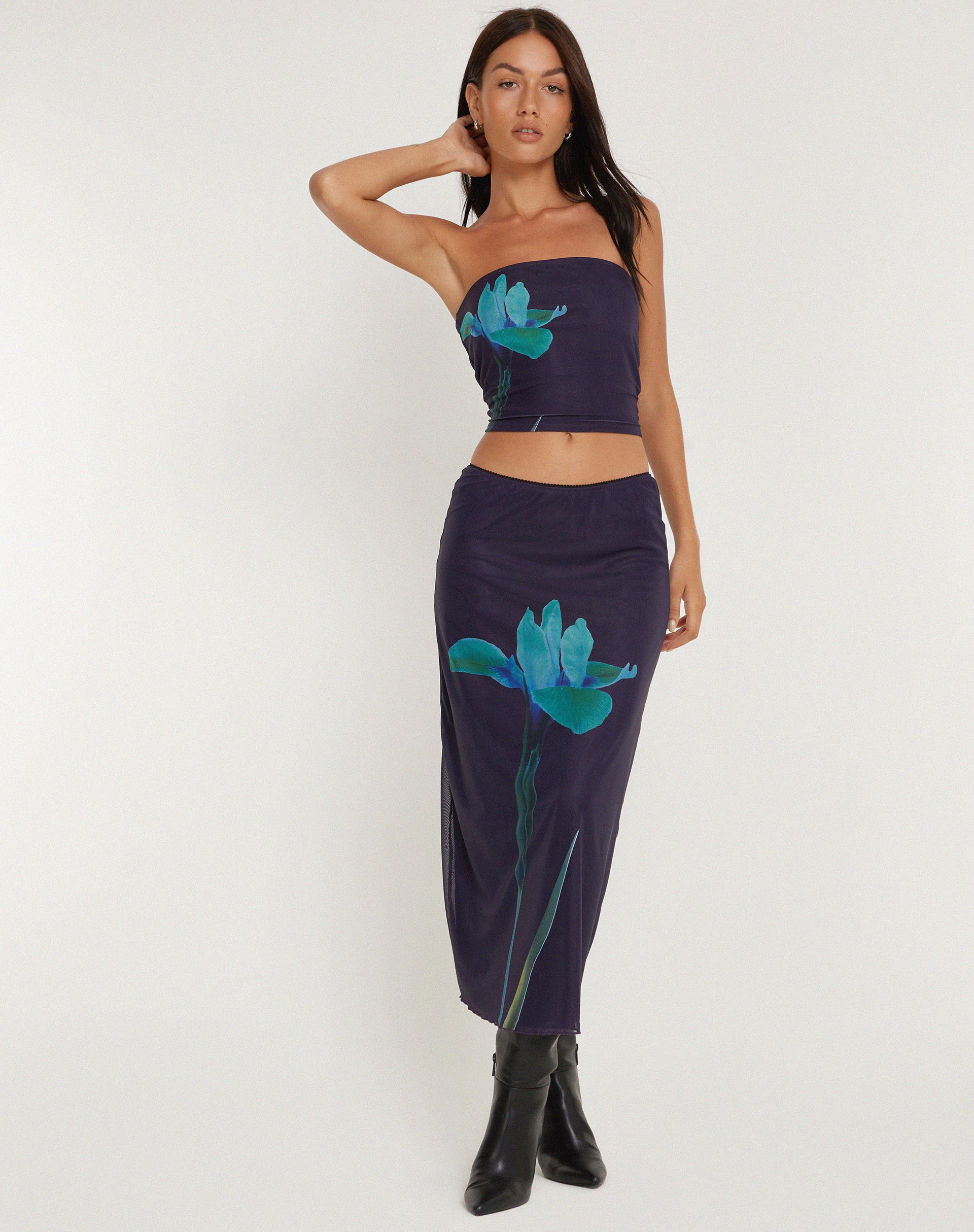 Lassie Midi Skirt in Navy Placement Flower - Image 5