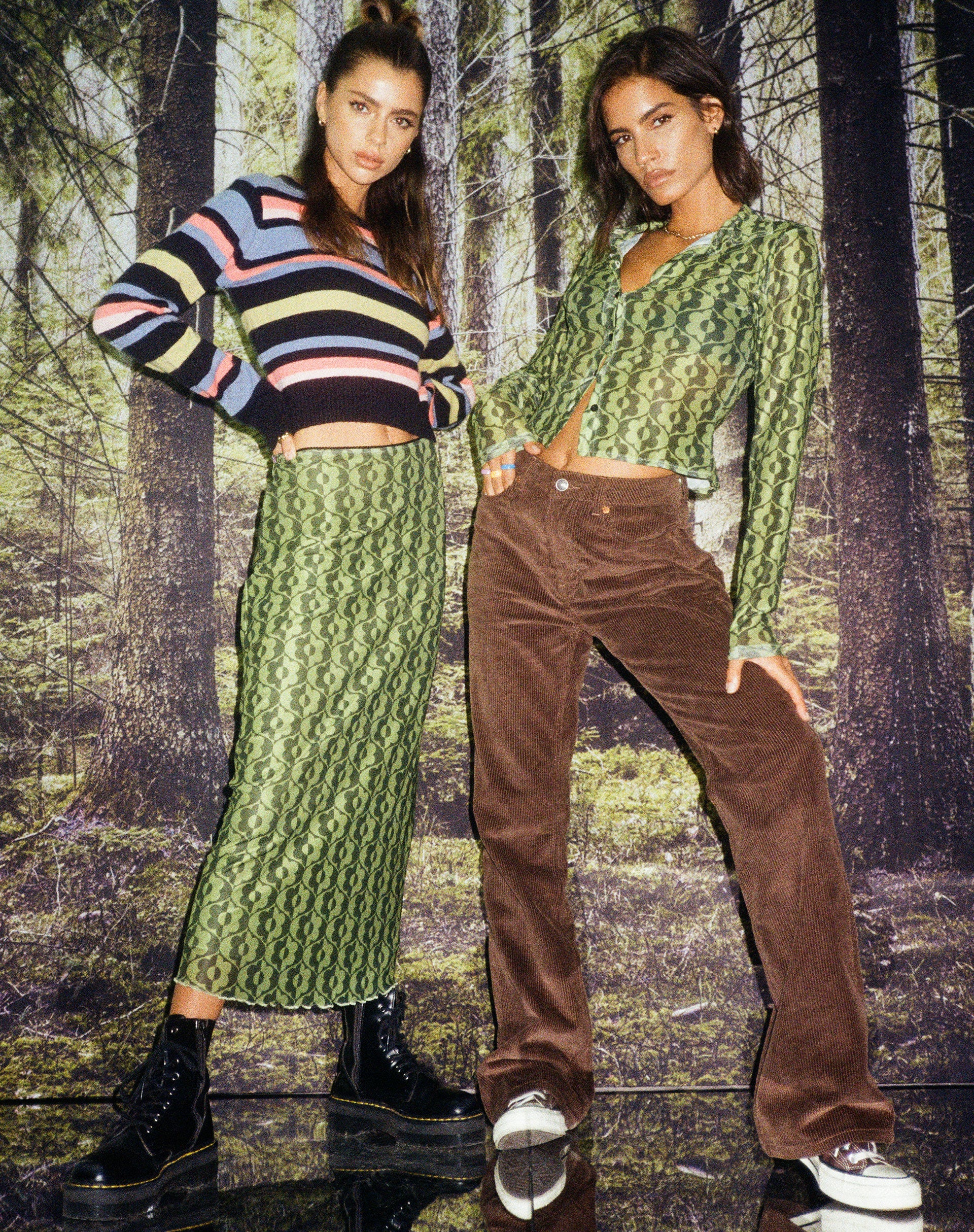 Lassie Midi Skirt in Wavy Daisy Green - Image 2