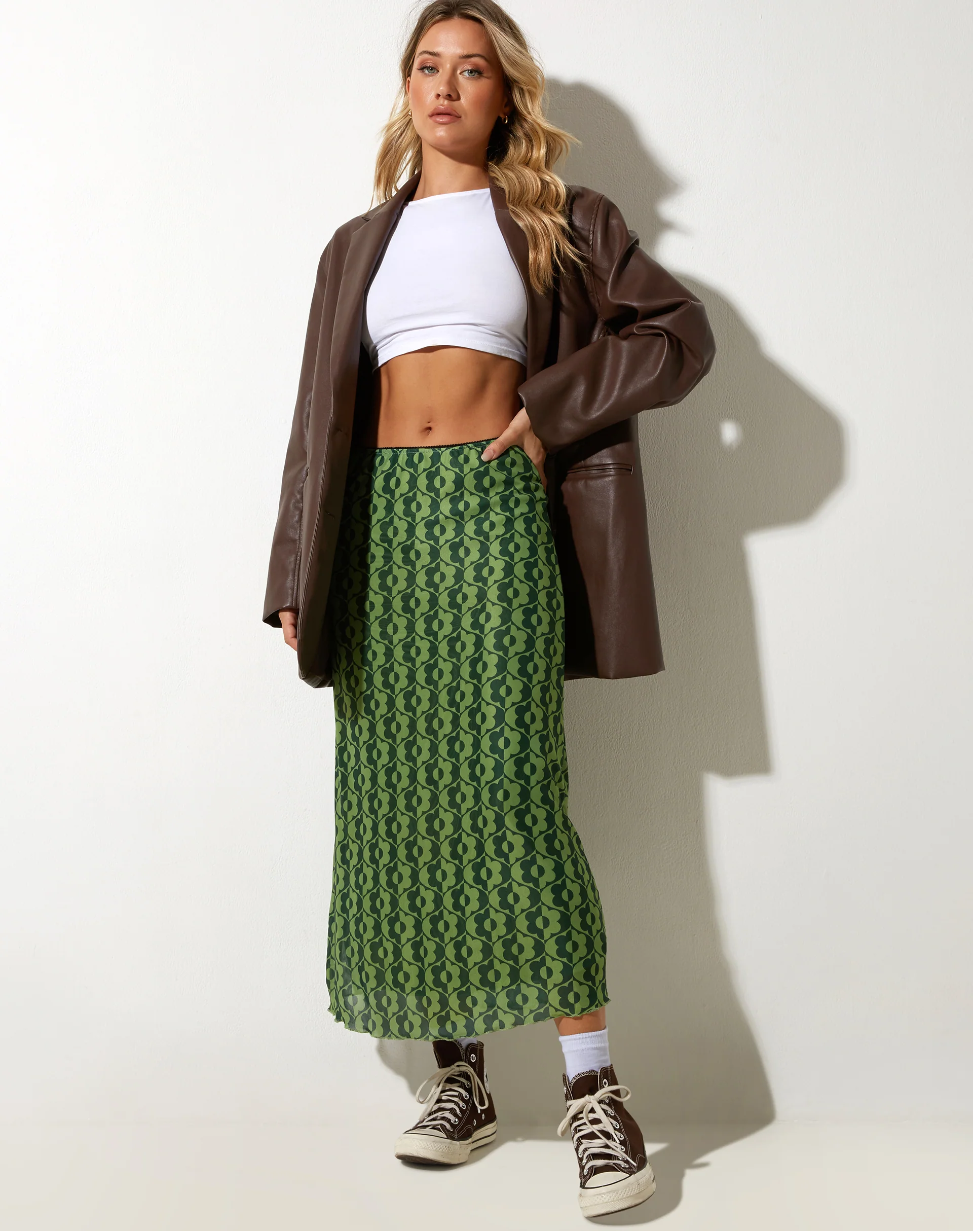 Lassie Midi Skirt in Wavy Daisy Green - Image 3