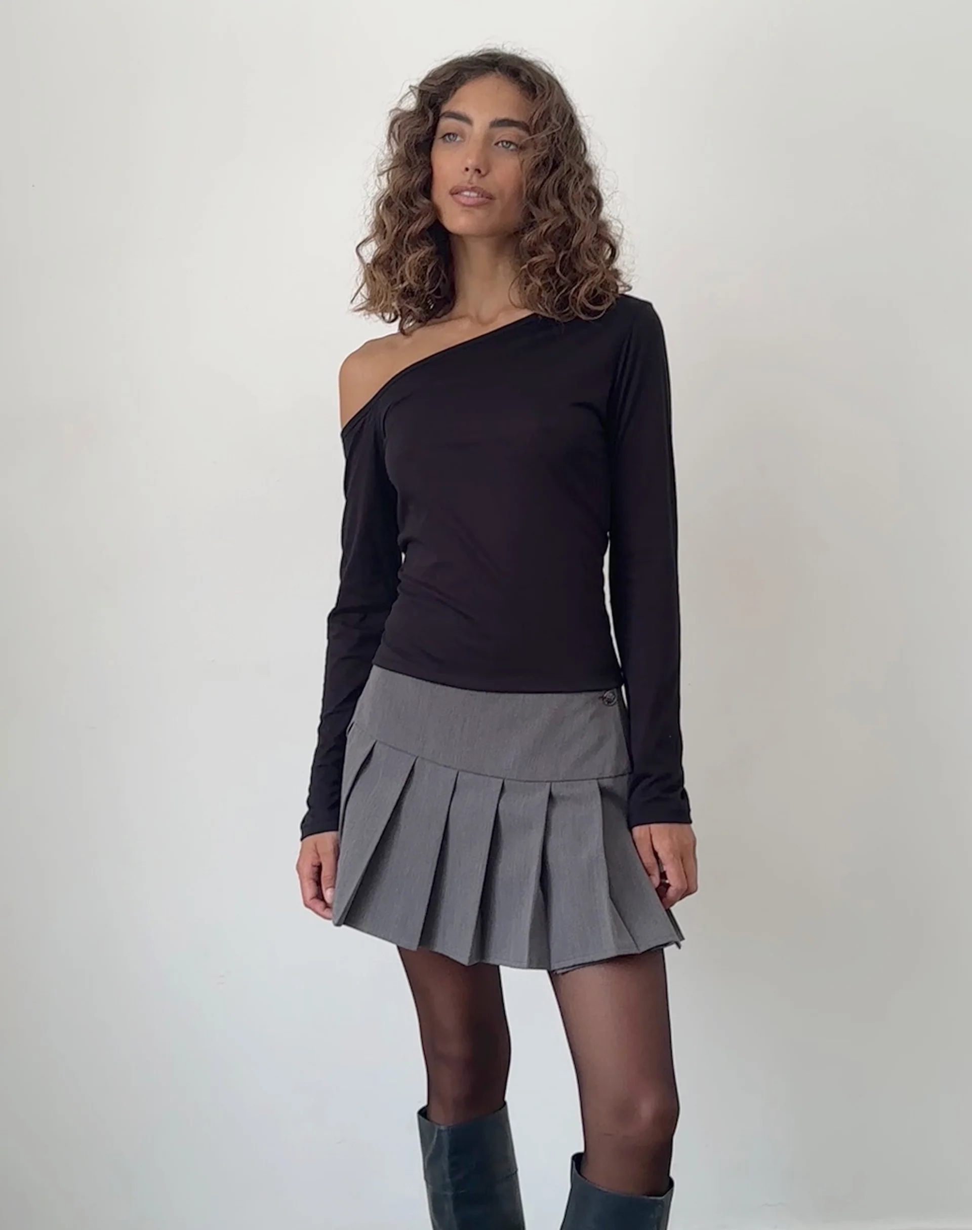 Ledez Asymmetrical Slouchy Top in Black Tissue Jersey - Image 2