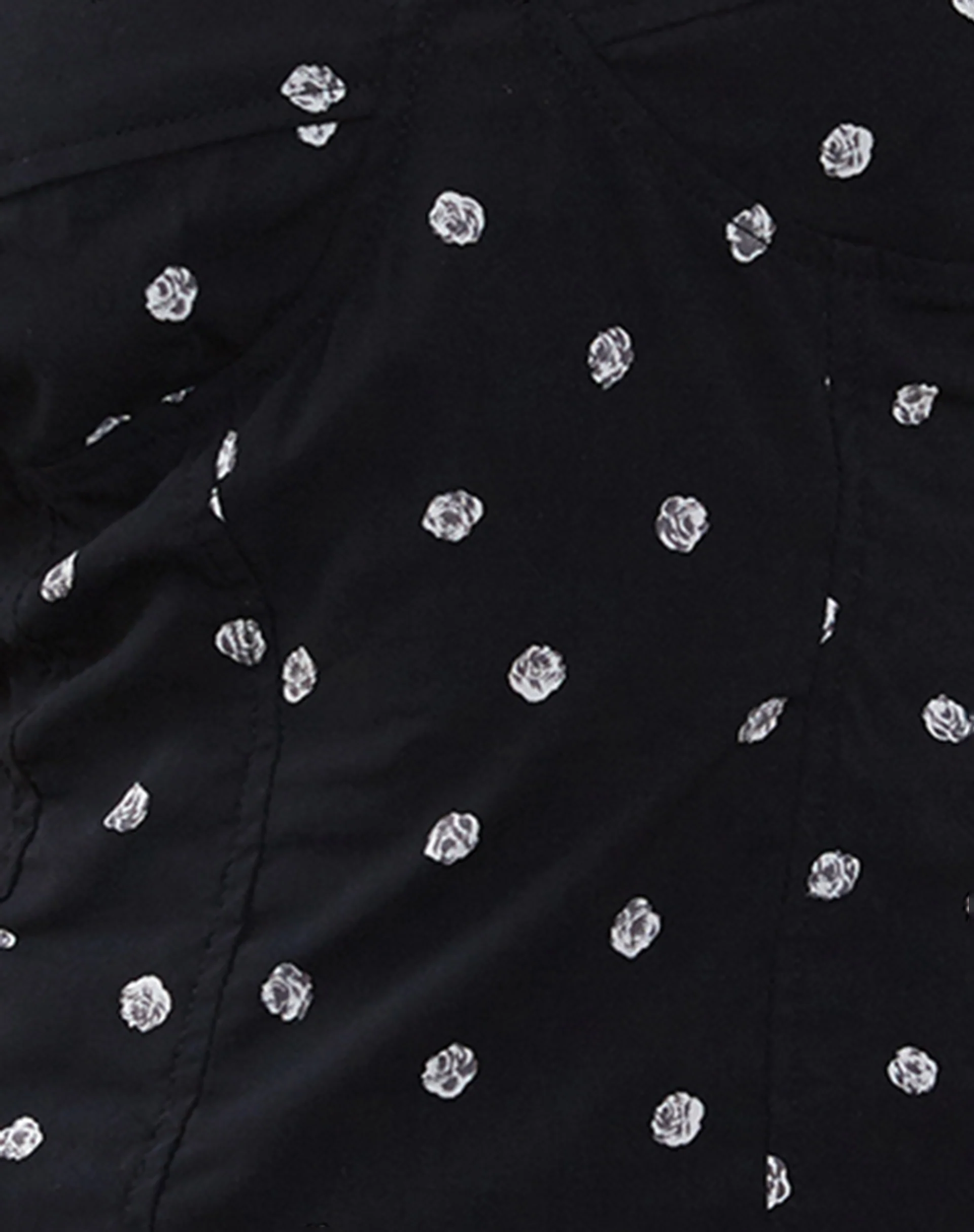 Leify Sweetheart Top in Ditsy Rose Black - Image 5