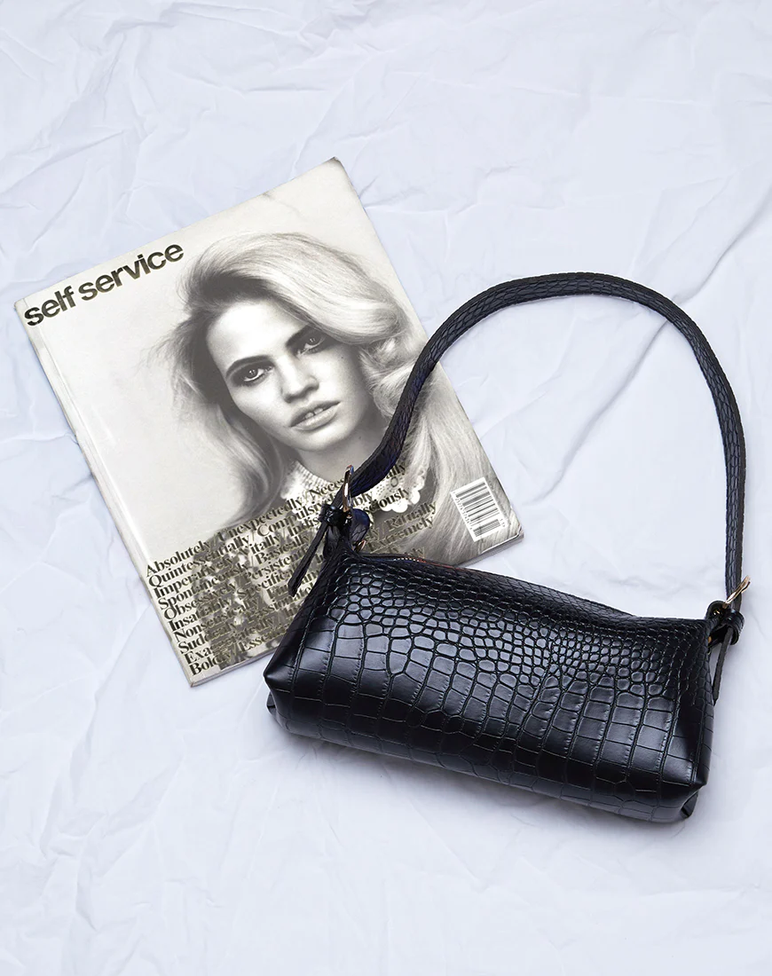 Leila Shoulder Bag in Black - Image 4