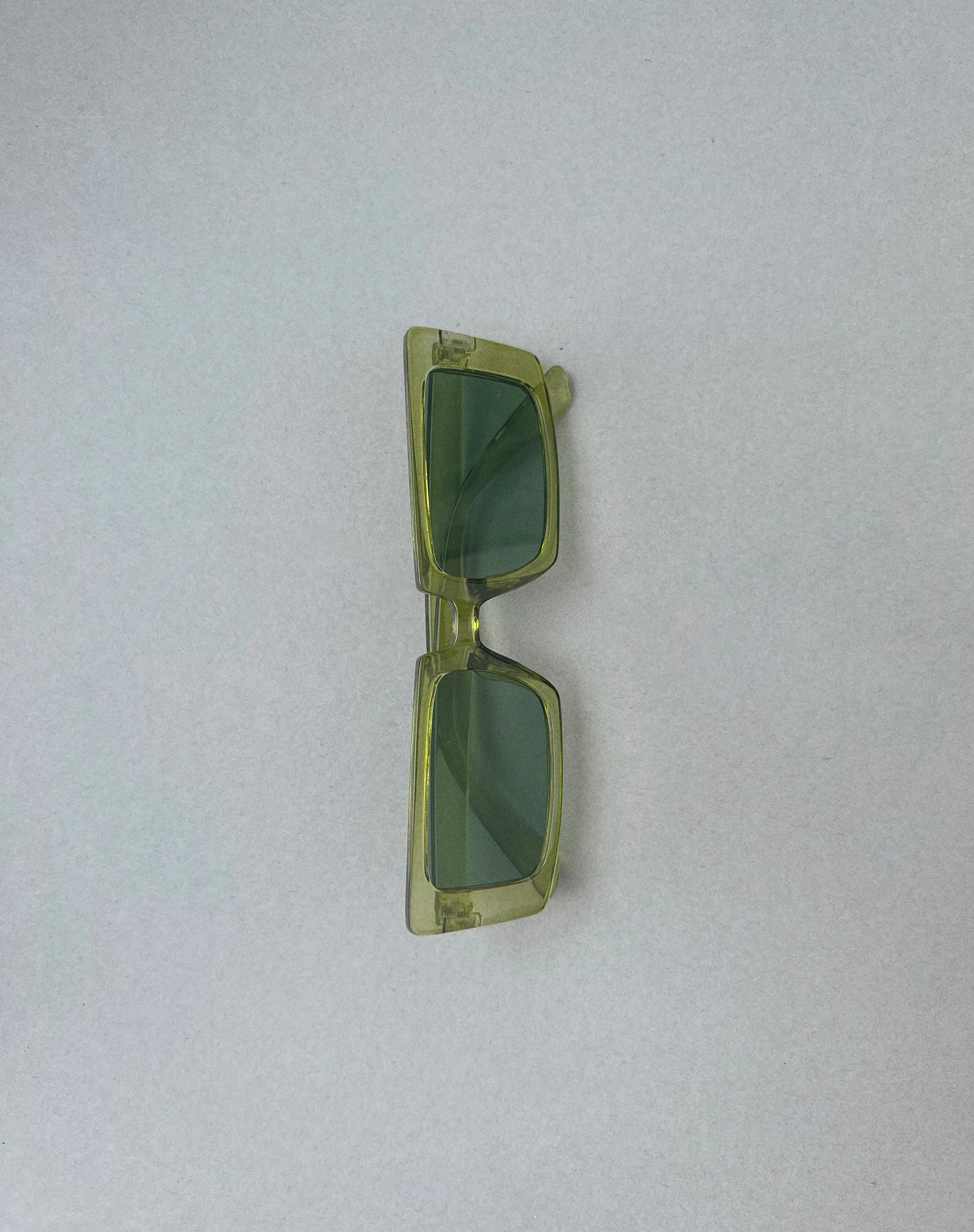 Lelia Rectangle Sunglasses in Green - Image 2