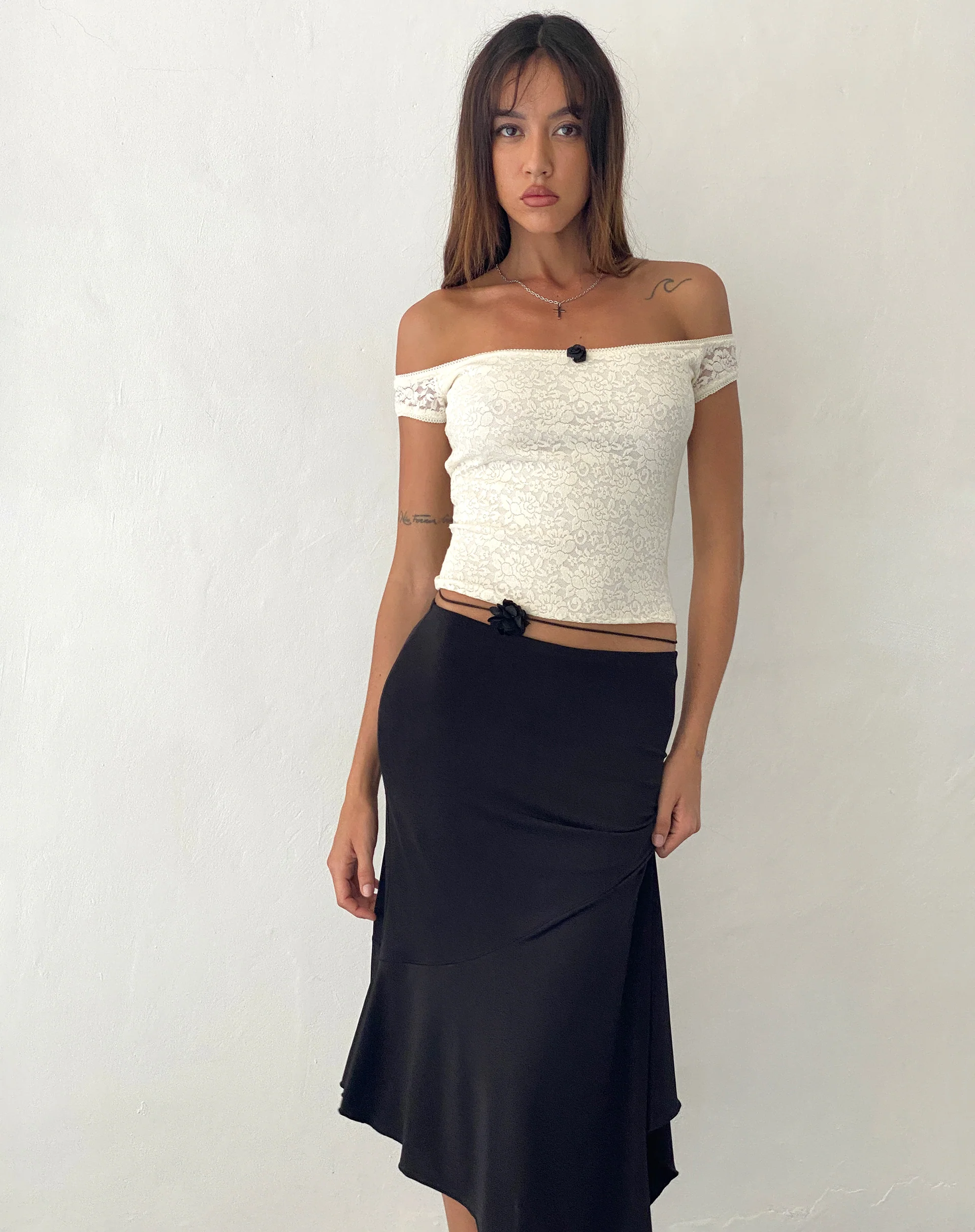 Lonnie Bardot Top in Rose Lace Ivory - Image 3