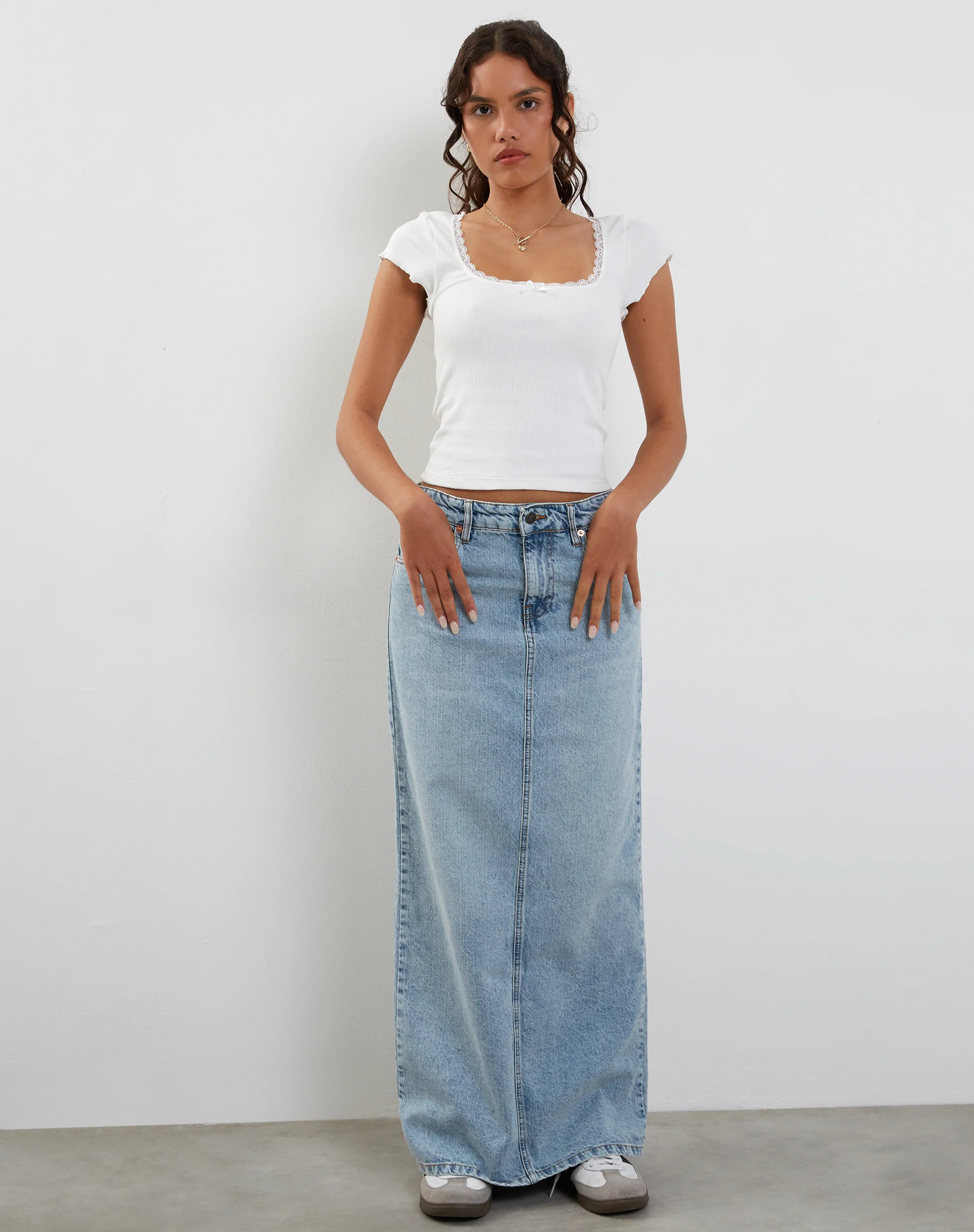 Low Rise Denim Maxi Skirt in Bleach Denim - Image 3