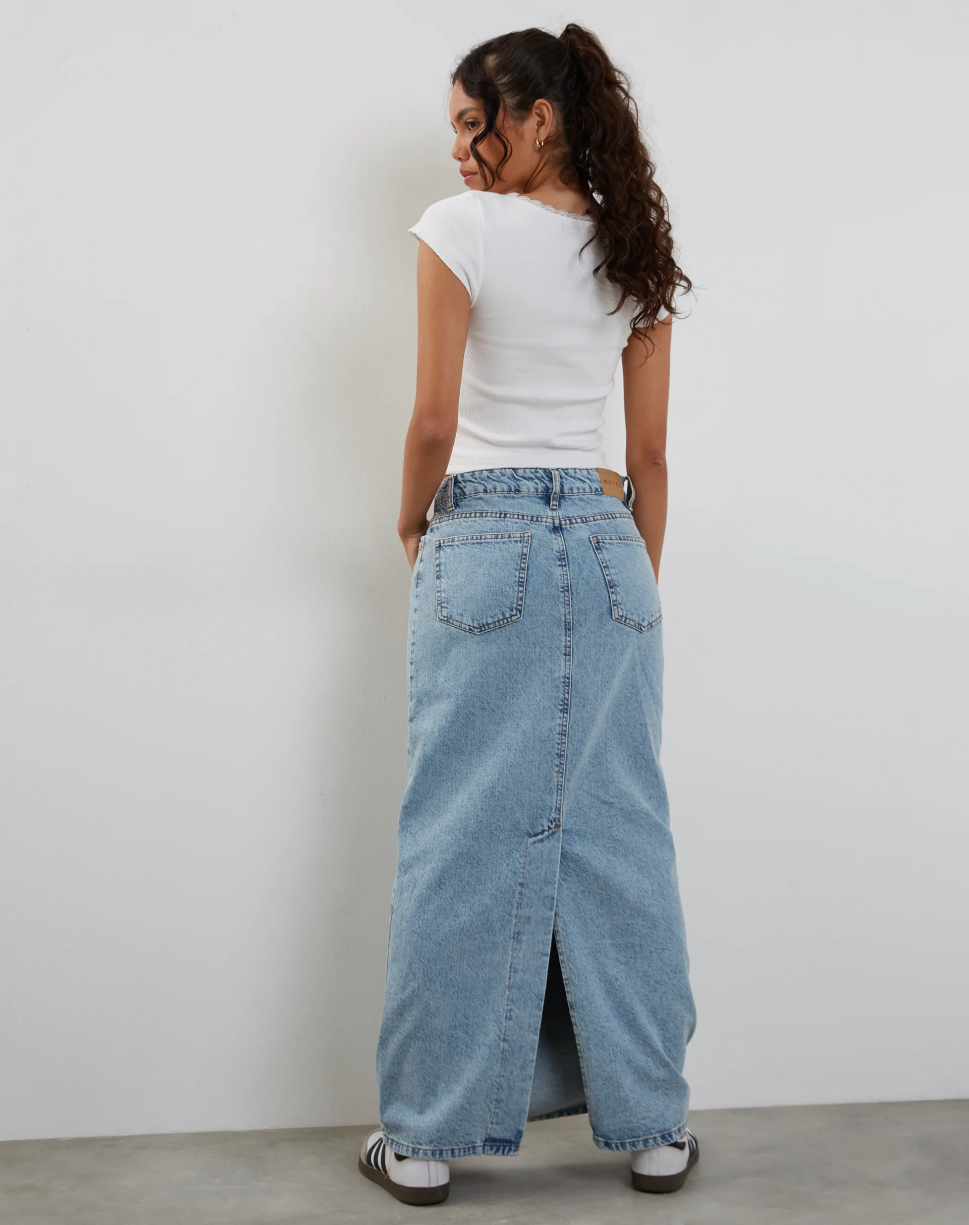 Low Rise Denim Maxi Skirt in Bleach Denim - Image 4