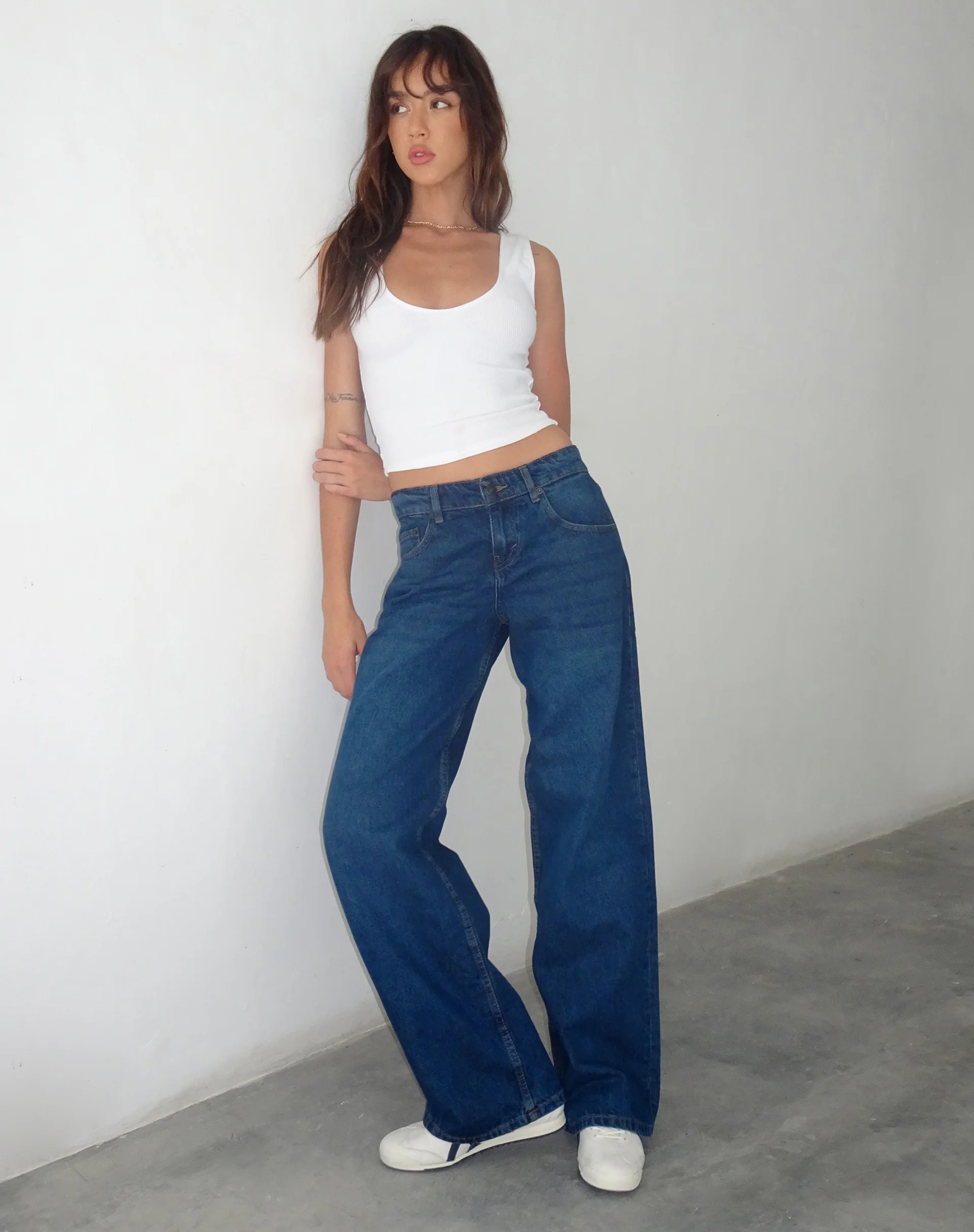Low Rise Parallel Jeans in Mid Blue Used - Image 5