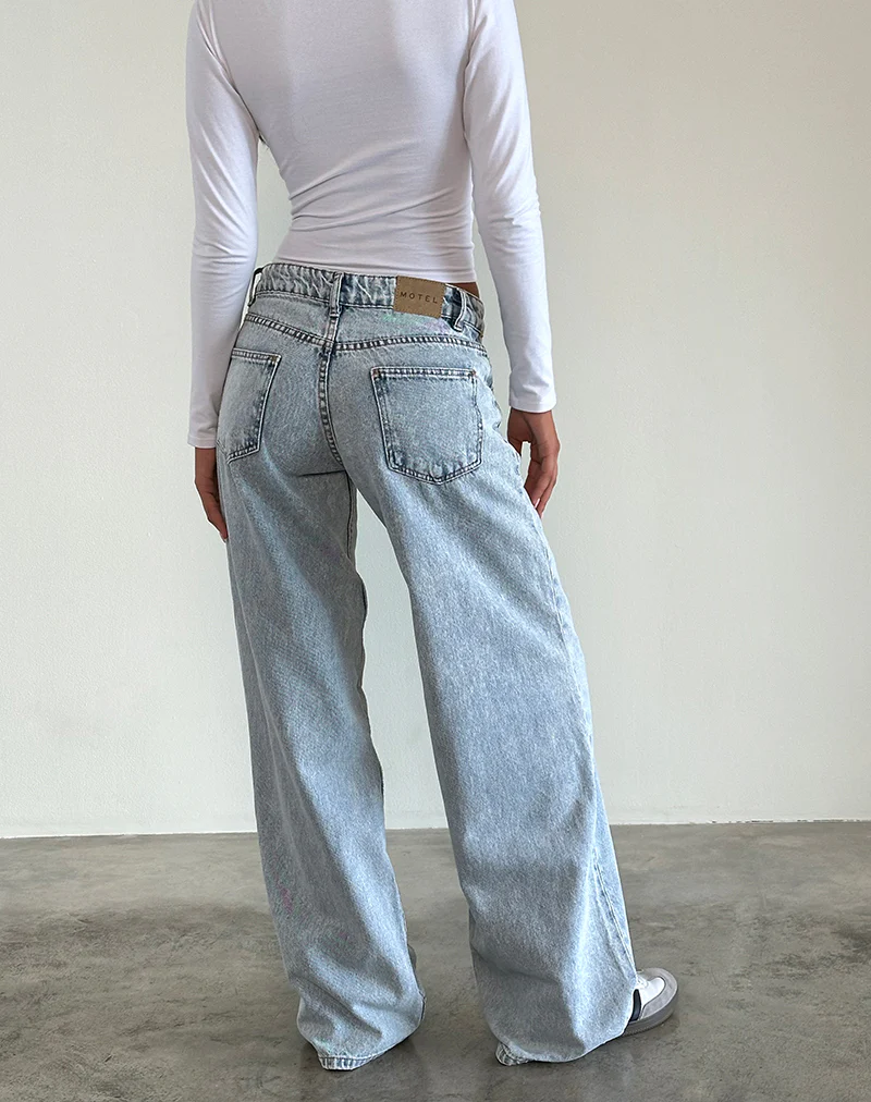 Low Rise Roomy Jeans in 80's Light Wash Blue - Image 4