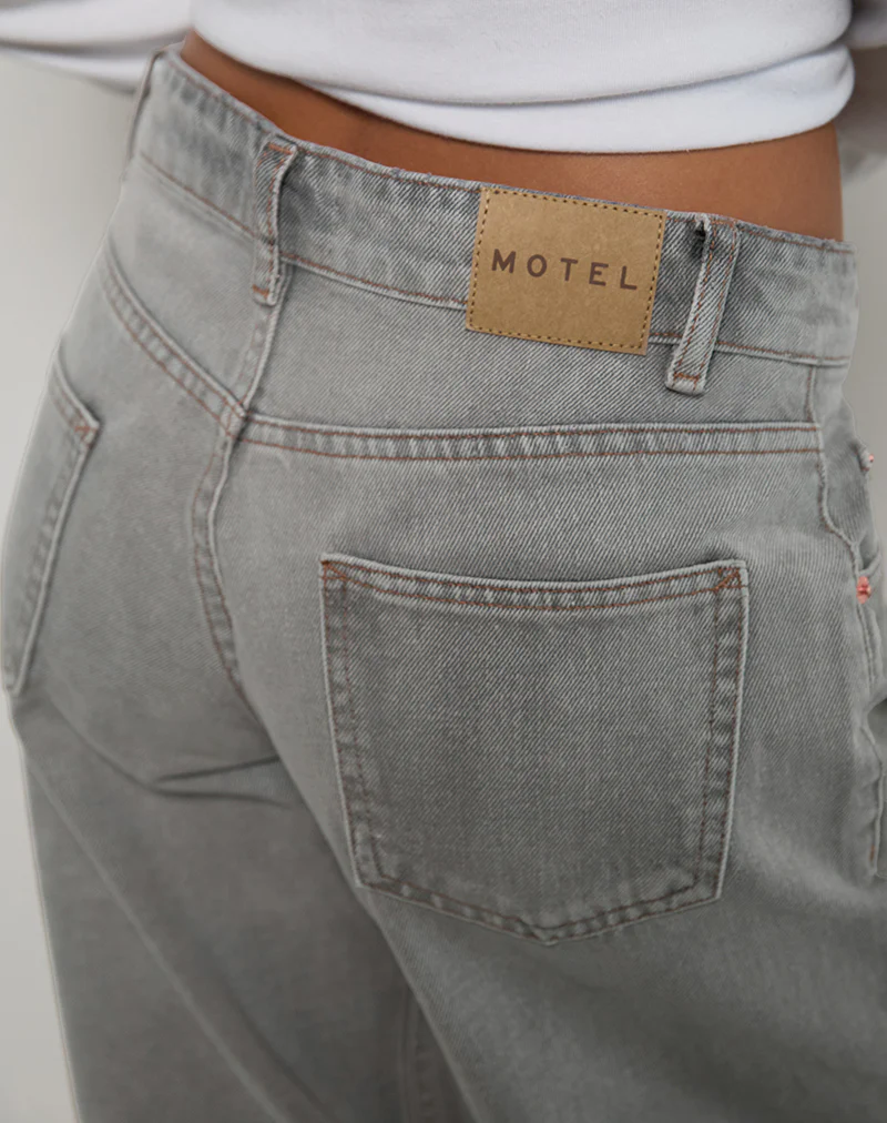 Low Rise Roomy Jeans in Bleach Grey - Image 3