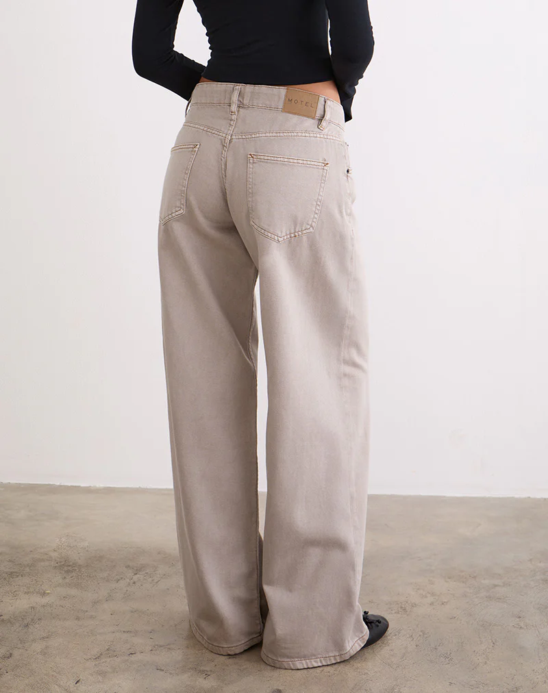 Low Rise Roomy Jeans in Pebble - Image 6