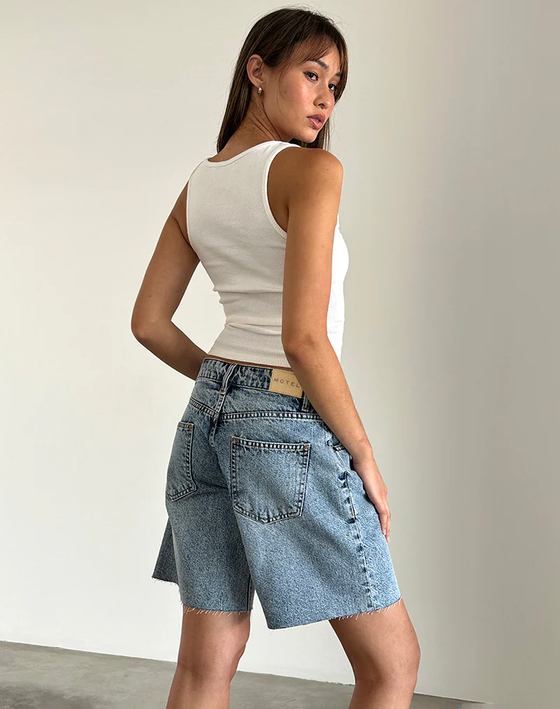 Low Rise Roomy Shorts in Vintage Blue Wash - Image 4