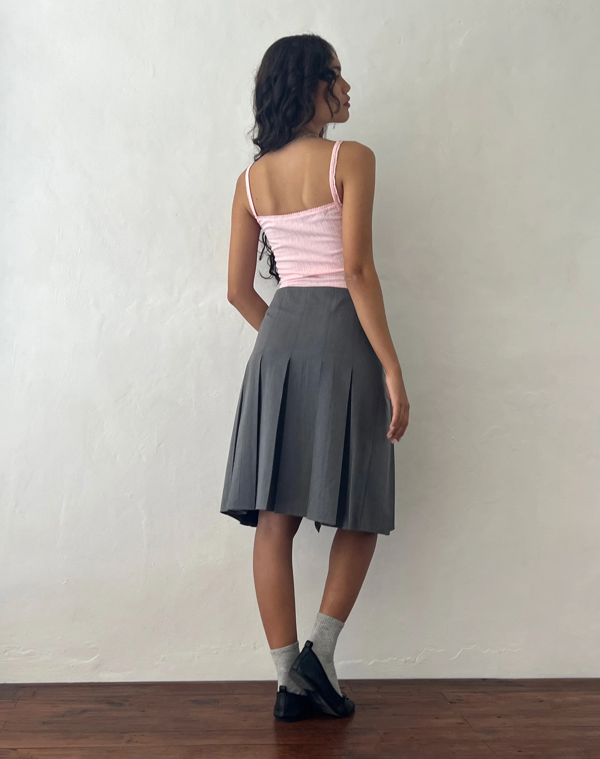 Madelyn Pleated Midi Skirt in Charcoal Tailoring - Image 4