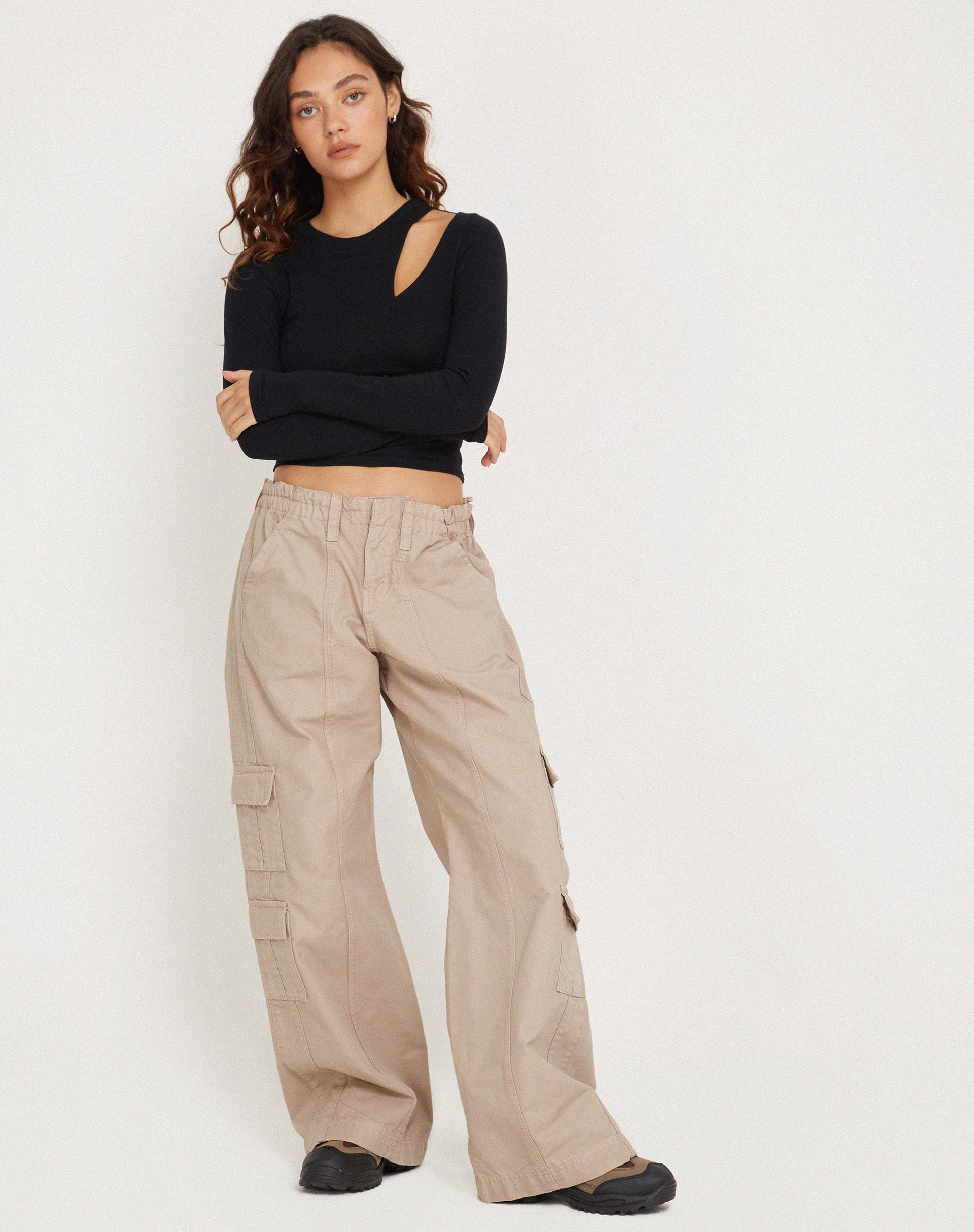 Mague Long Sleeve Crop Top in Black - Image 3