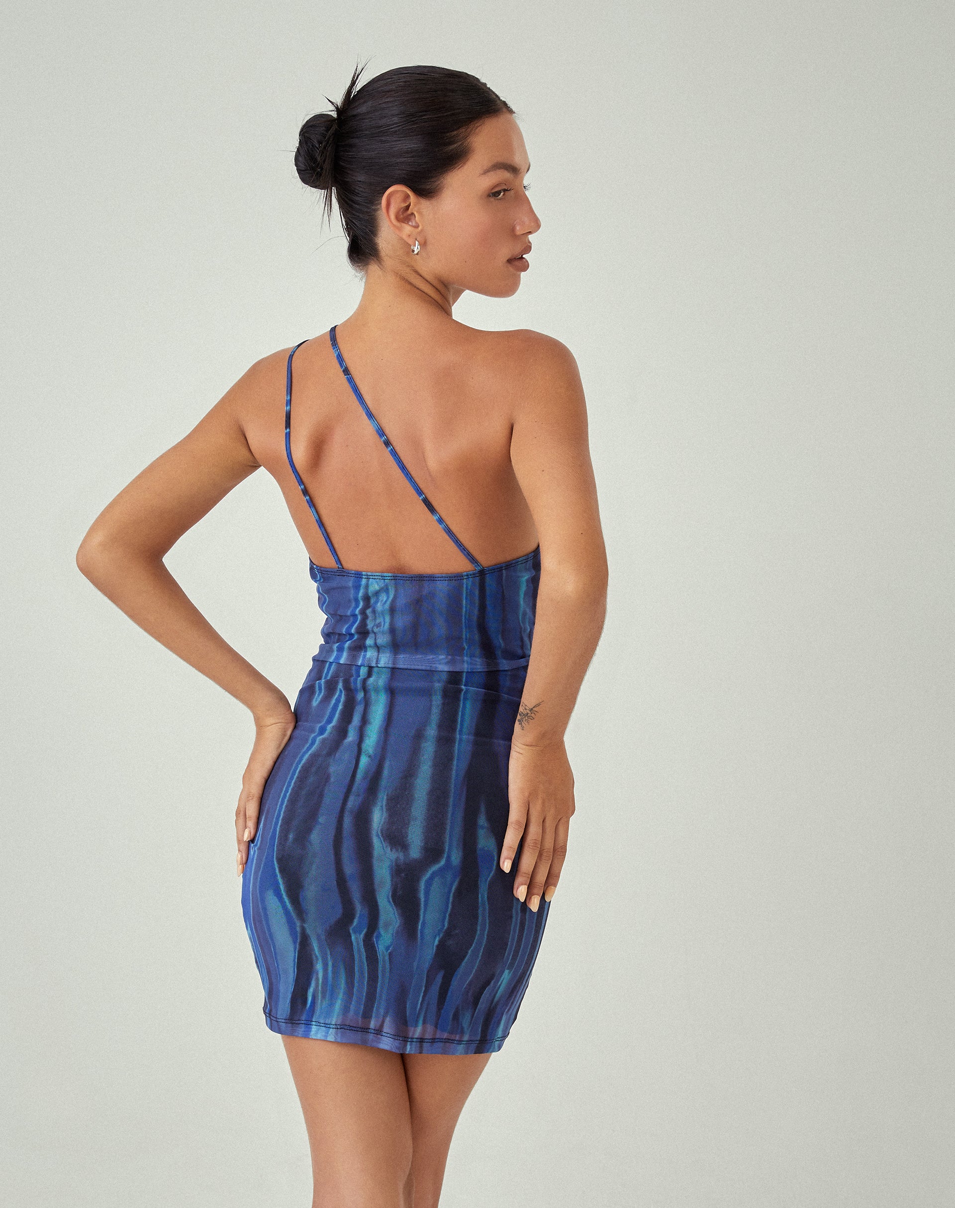 MOTEL X JACQUIE Marda Mini Dress in Colour Bleed Blue - Image 4