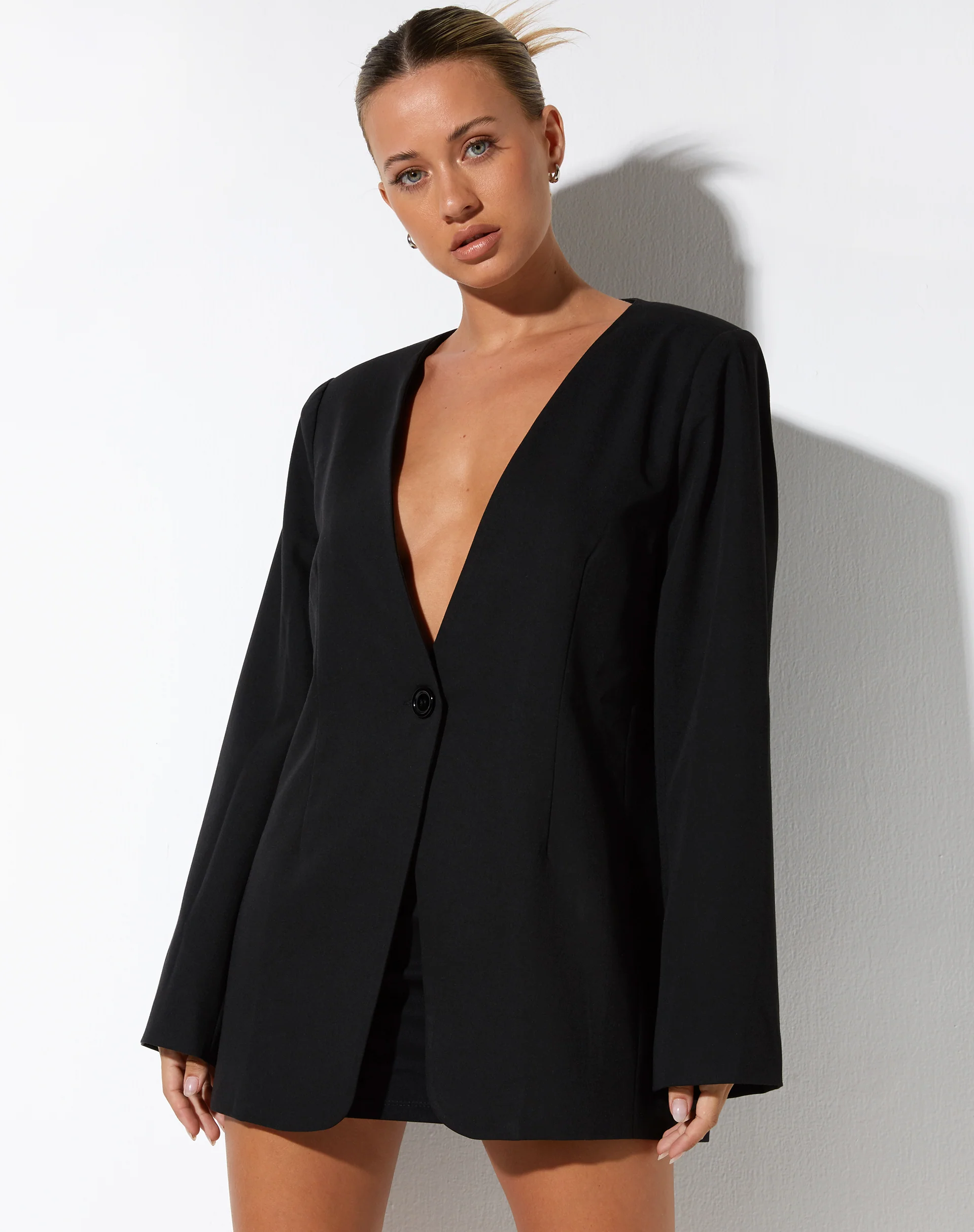 Marlia Blazer in Black - Image 4