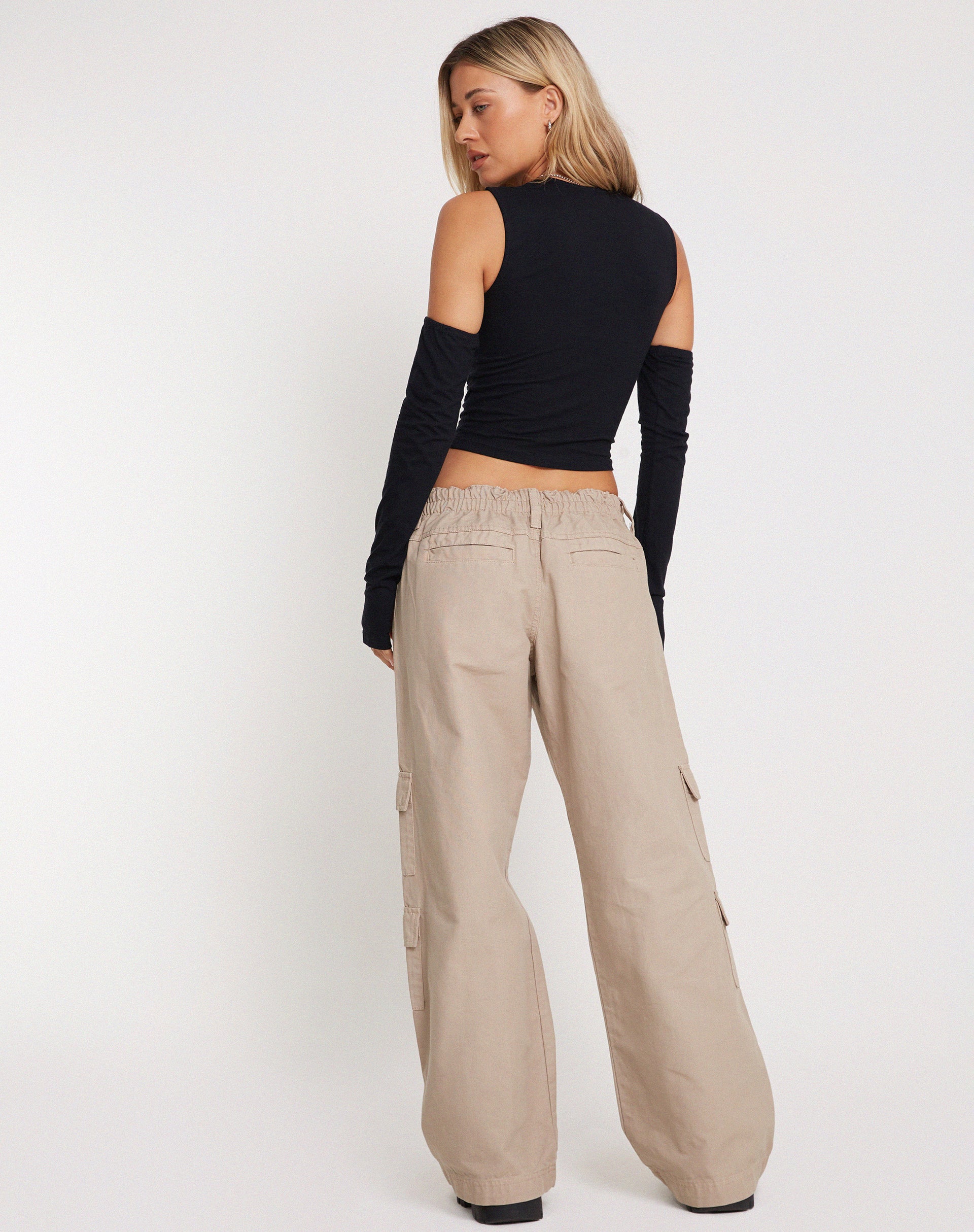 Martha Cropped Vest Top and Sleeve Set in Black - Image 6
