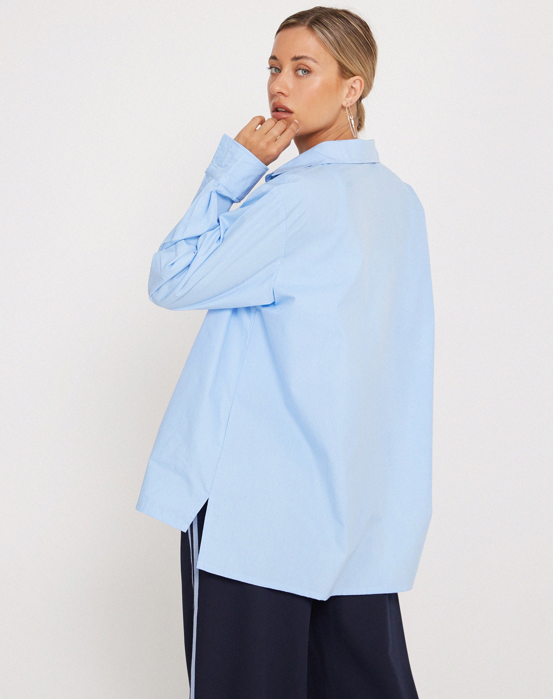 Mavis Button Up Shirt in Poplin Sky Blue - Image 4