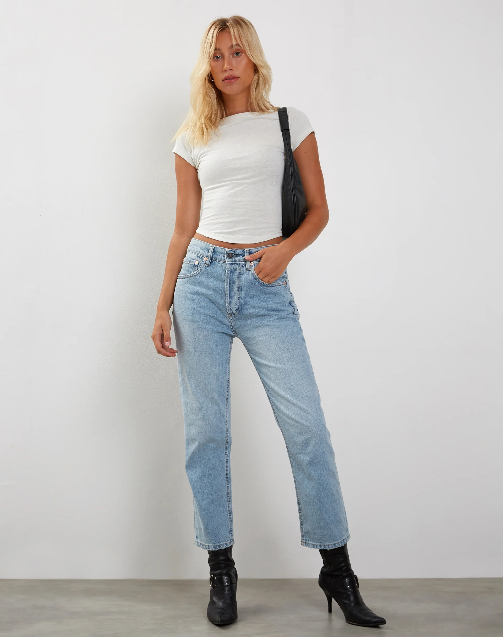 Mid Rise Straight Leg Cropped Jeans in Bleach Denim