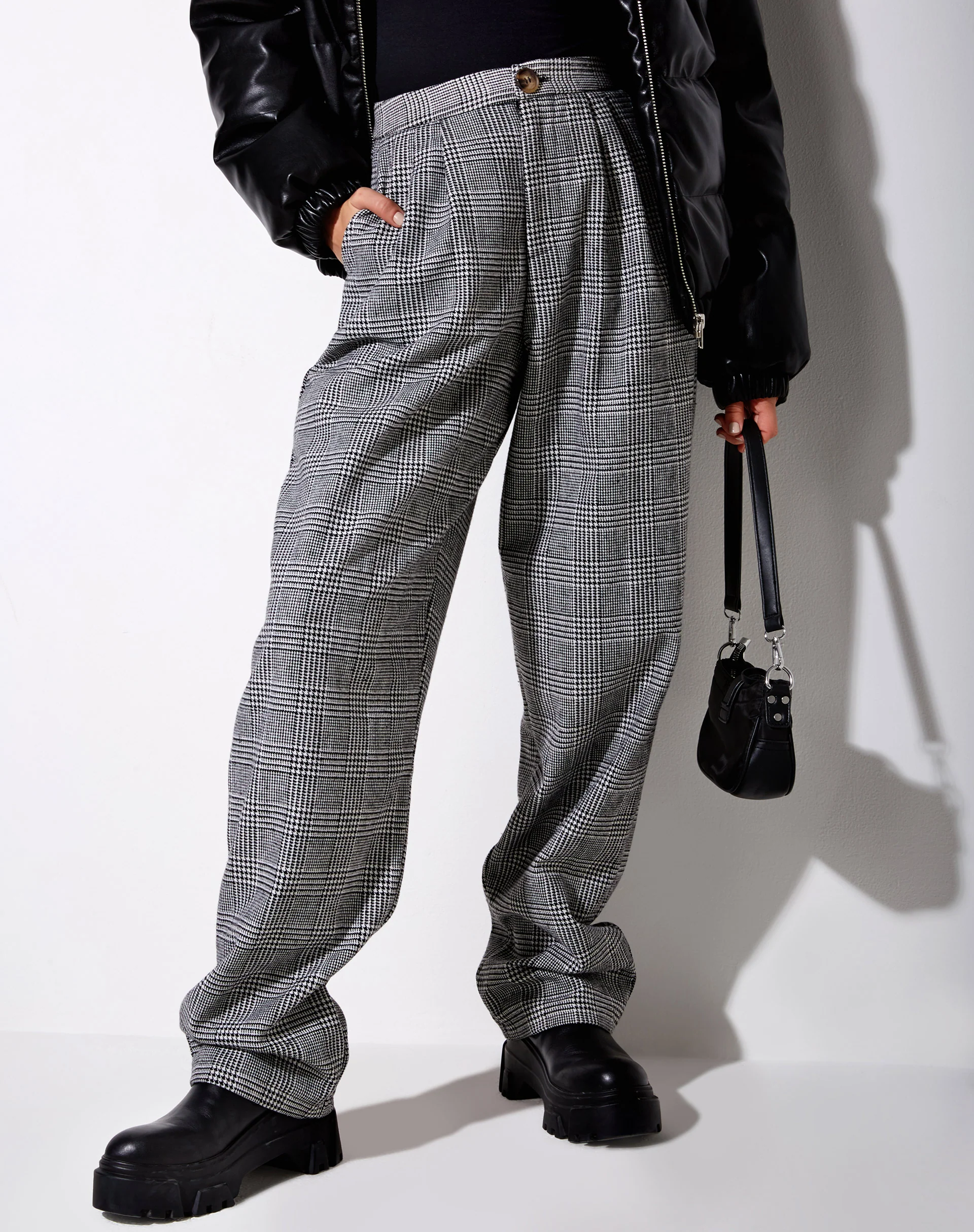 Misha Wide Leg Trouser in Houndstooth Black - Image 2