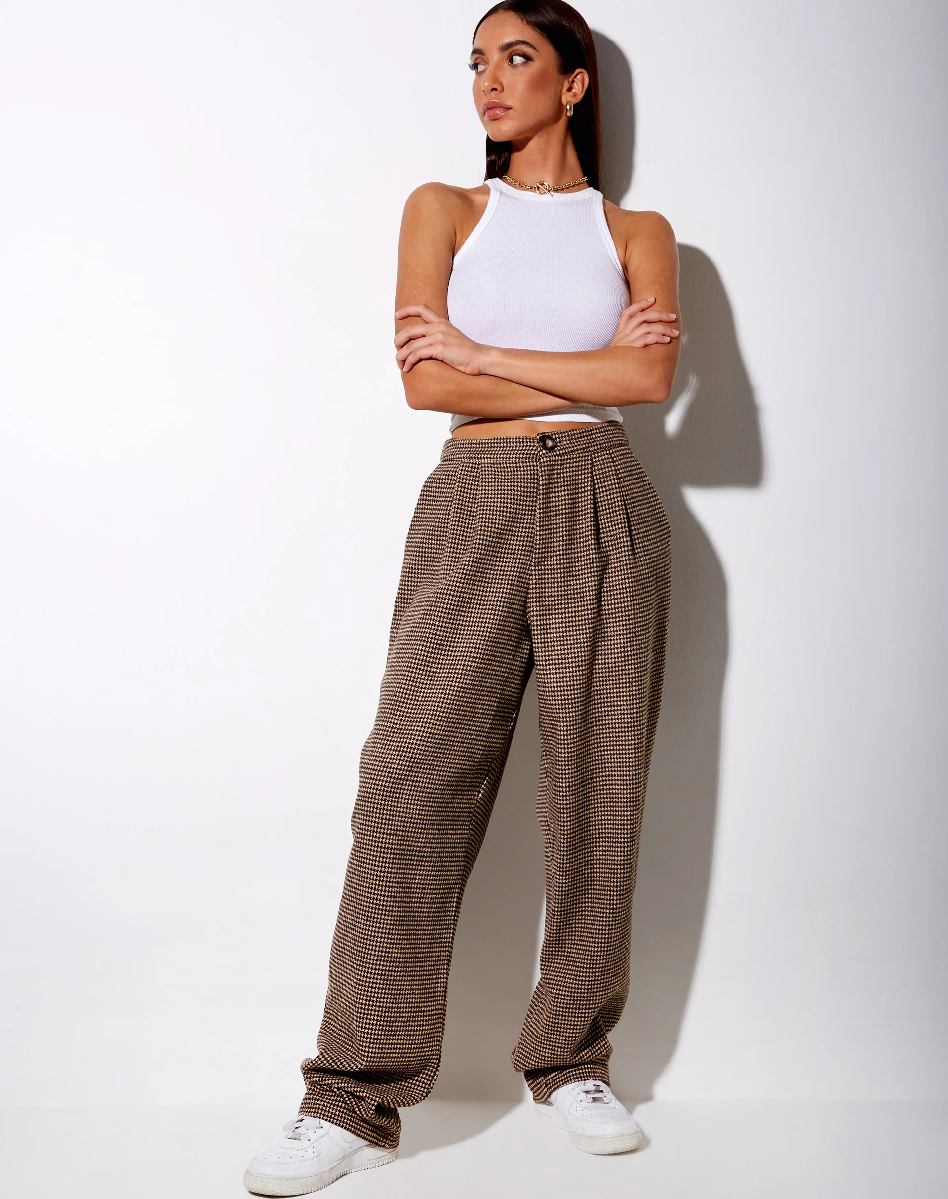 Misha Wide Leg Trouser in Houndstooth Brown - Image 4