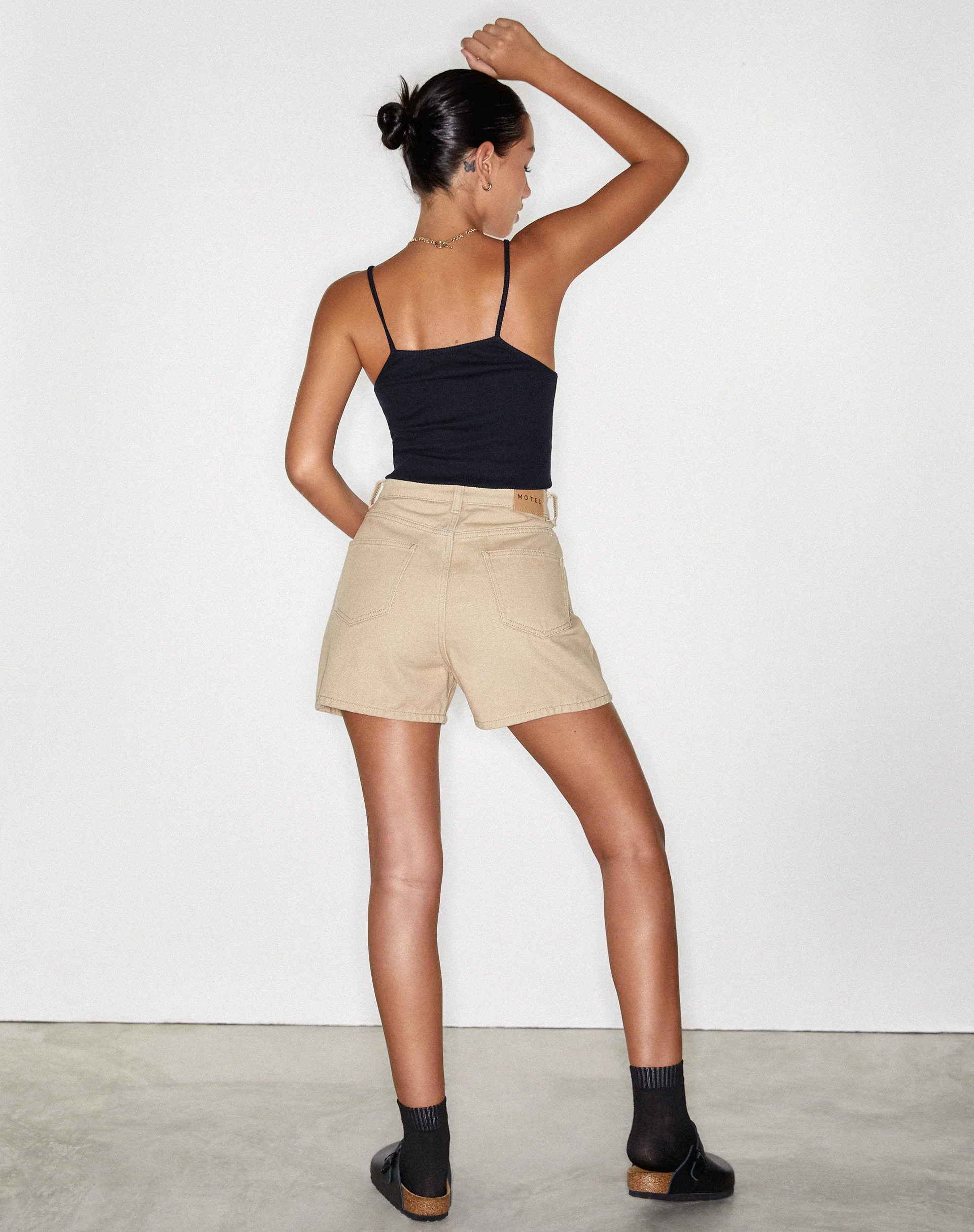 Mom Denim Shorts in Winter Sandwash - Image 4
