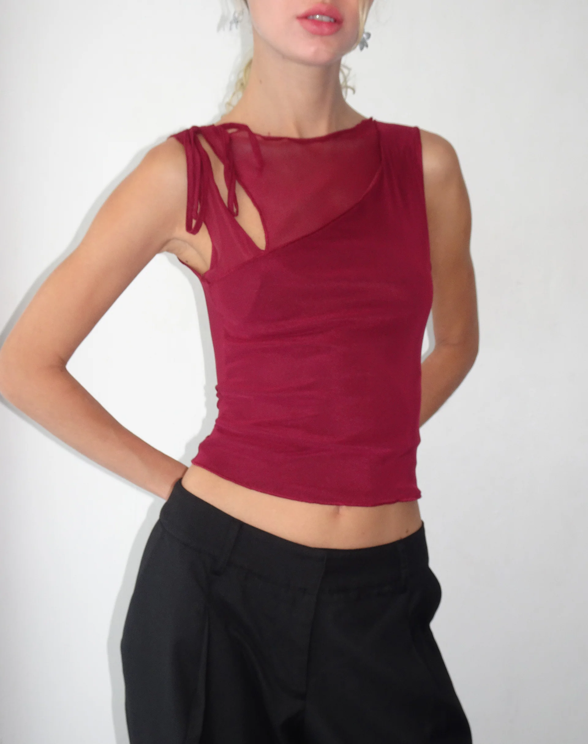 Moni Vest in Mesh Maroon - Image 3