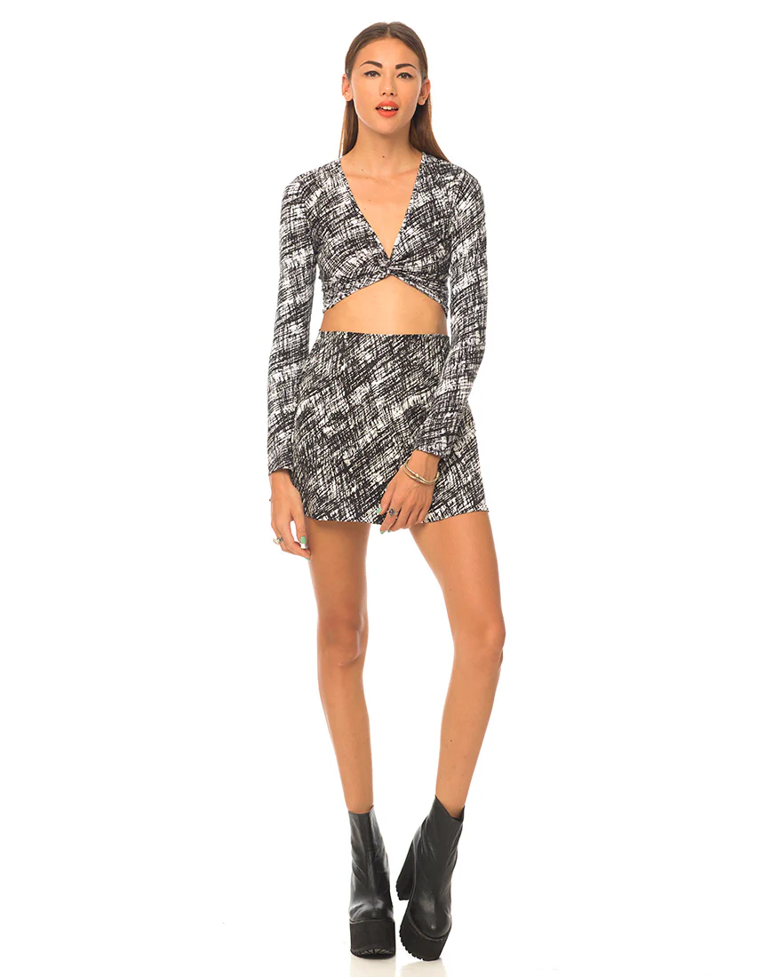 Motel Kira Twist Crop Top in Cross Hatch Black and White - Image 3