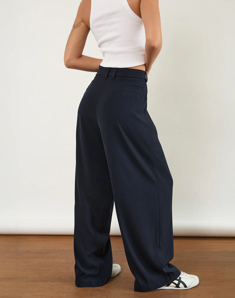 Nala Wide Leg Pleated Trouser in Tailoring Navy - Image 4
