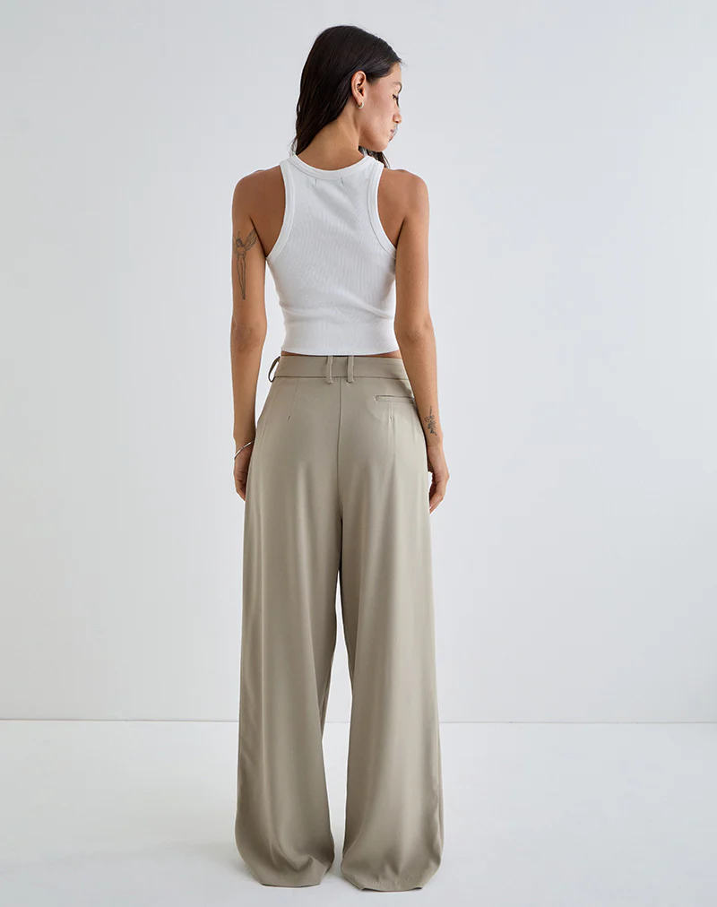 Nala Wide Pleat Trouser in Taupe Tailoring - Image 4