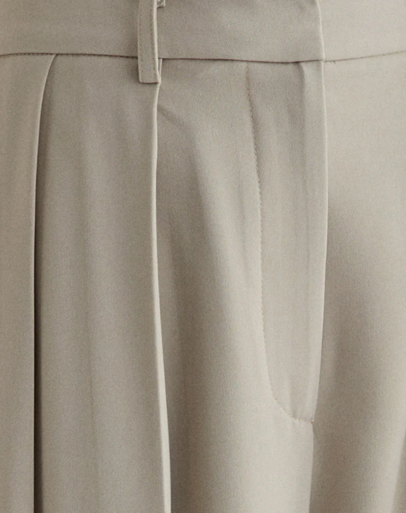 Nala Wide Pleat Trouser in Taupe Tailoring - Image 6