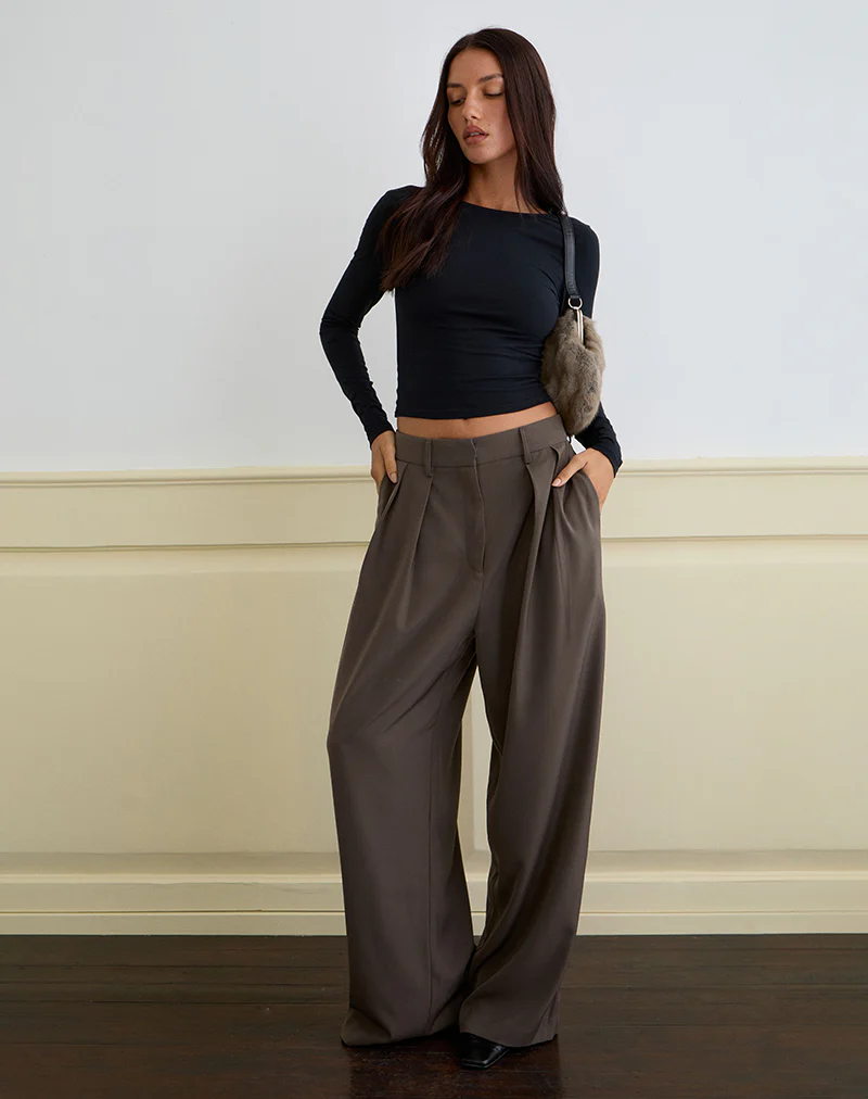 Nala Wide Pleat Trouser in Tailoring Truffle - Image 2