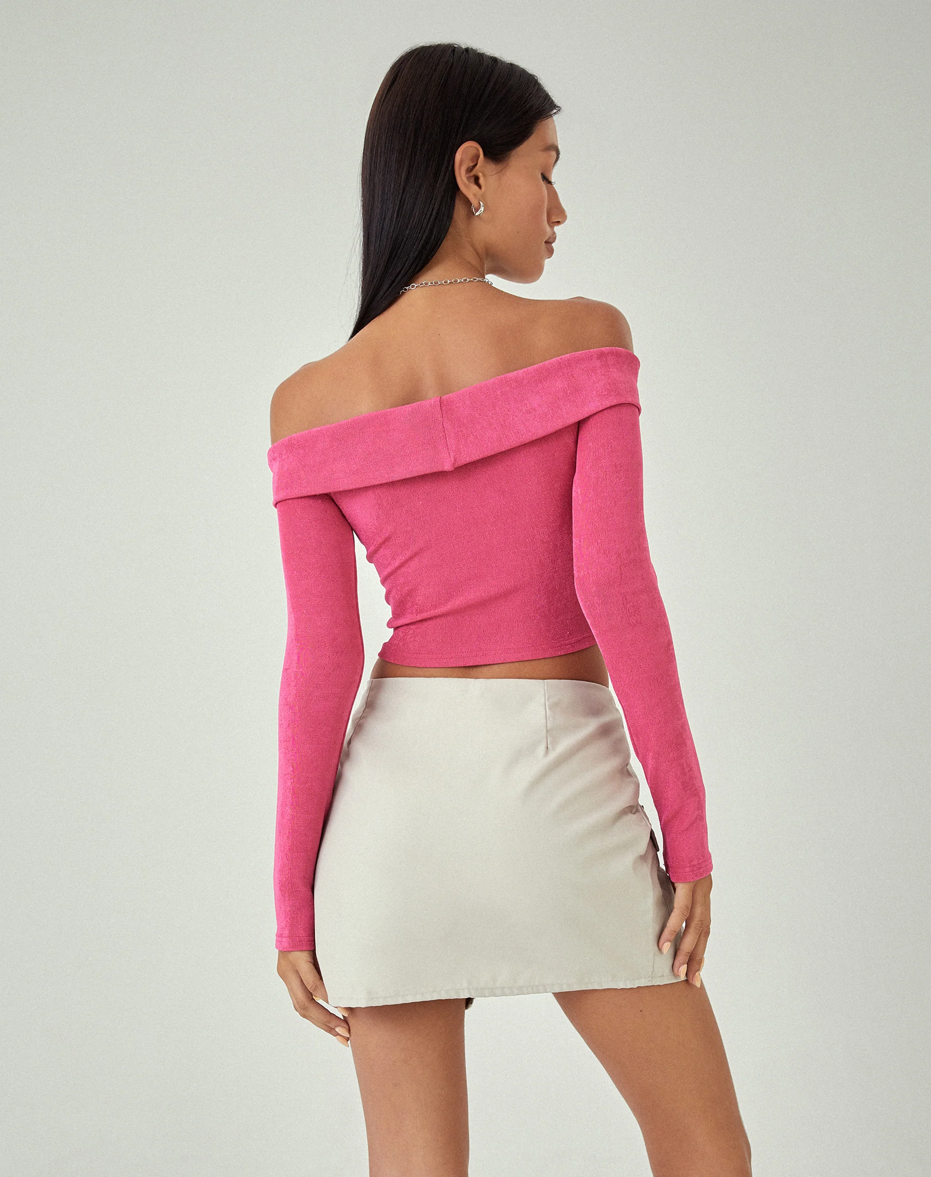 MOTEL X JACQUIE Nasari Bardot Crop Top in Magenta - Image 5