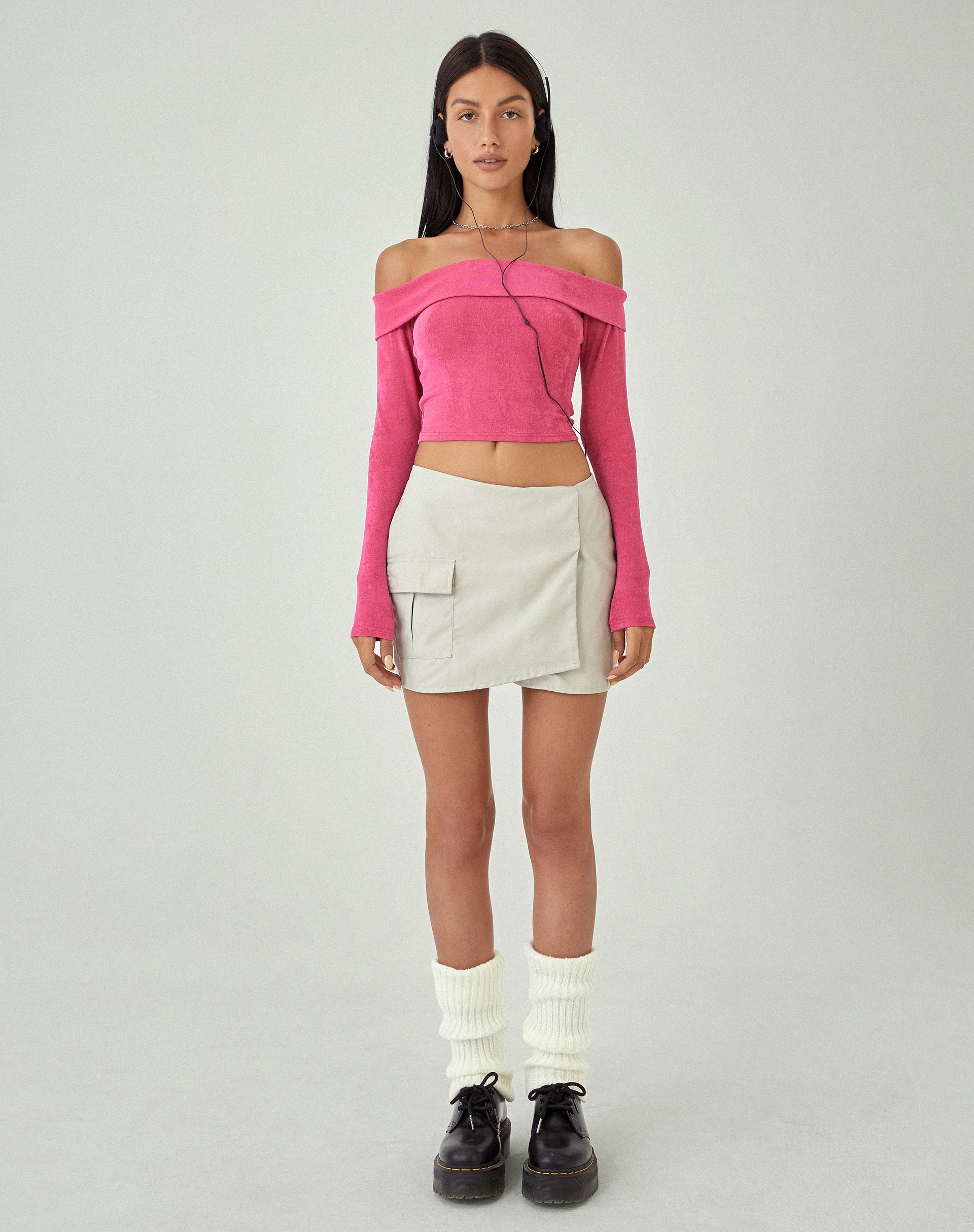 MOTEL X JACQUIE Nasari Bardot Crop Top in Magenta - Image 6