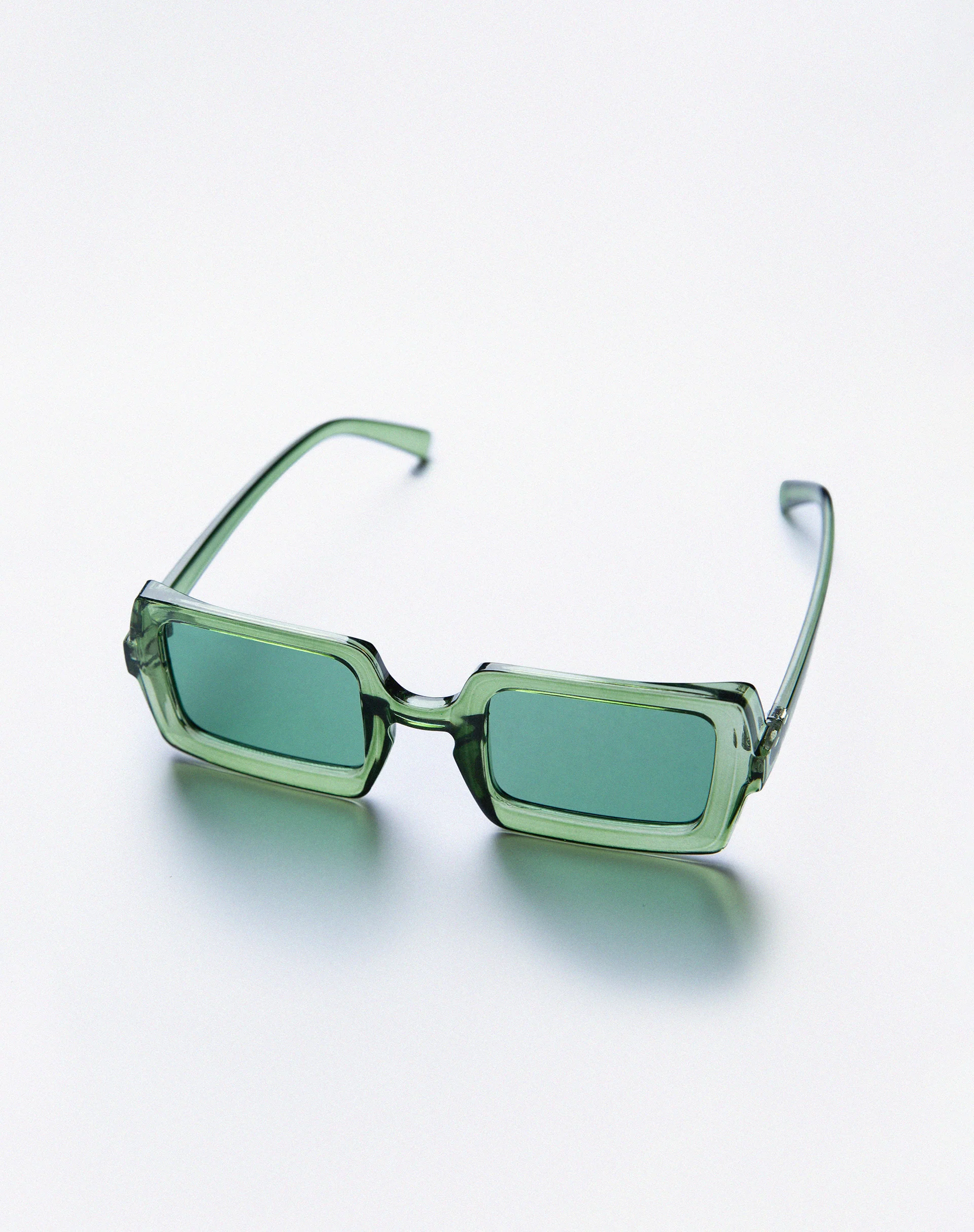 Natta Sunglasses in Green - Image 2