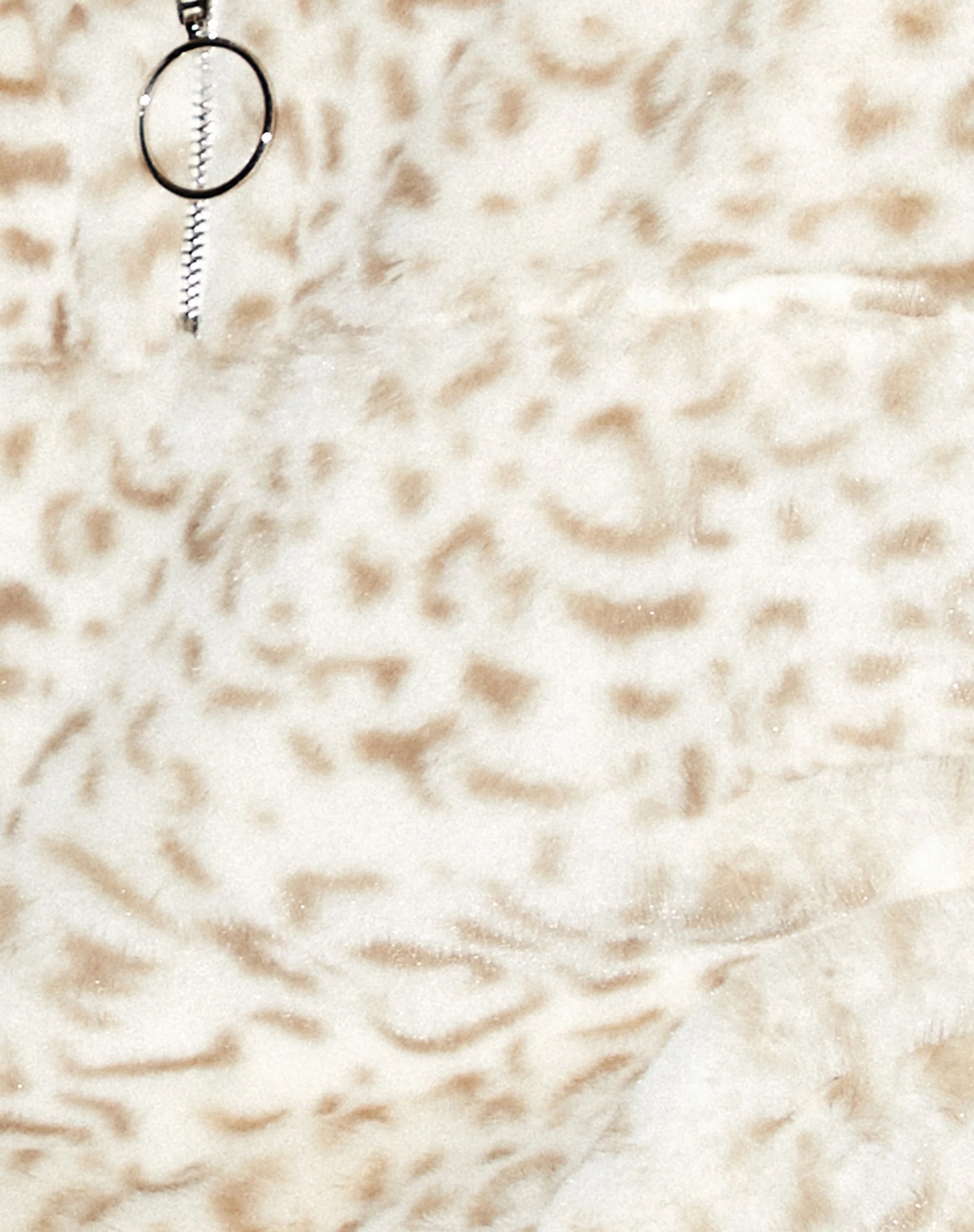 Nero Ring Pull Jacket in Animal White and Cream - Image 8