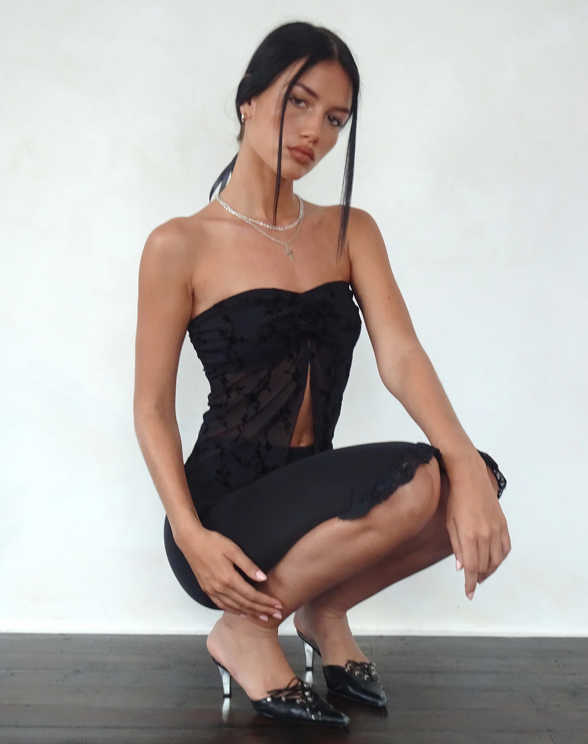 Nicola Butterfly Top in Vine Flower Black - Image 2