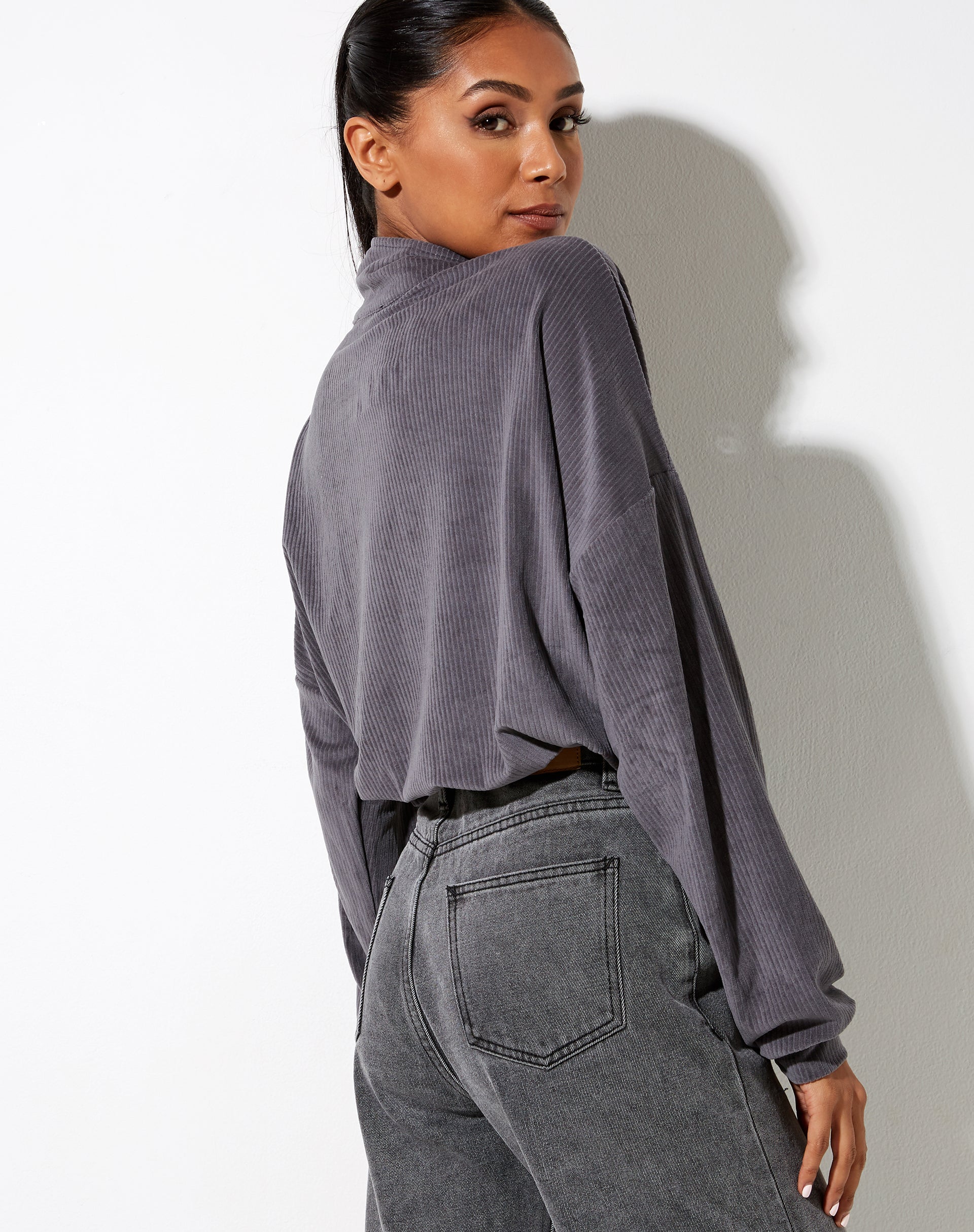 Olini Jumper in Charcoal Grey 'Angel' Embro - Image 5