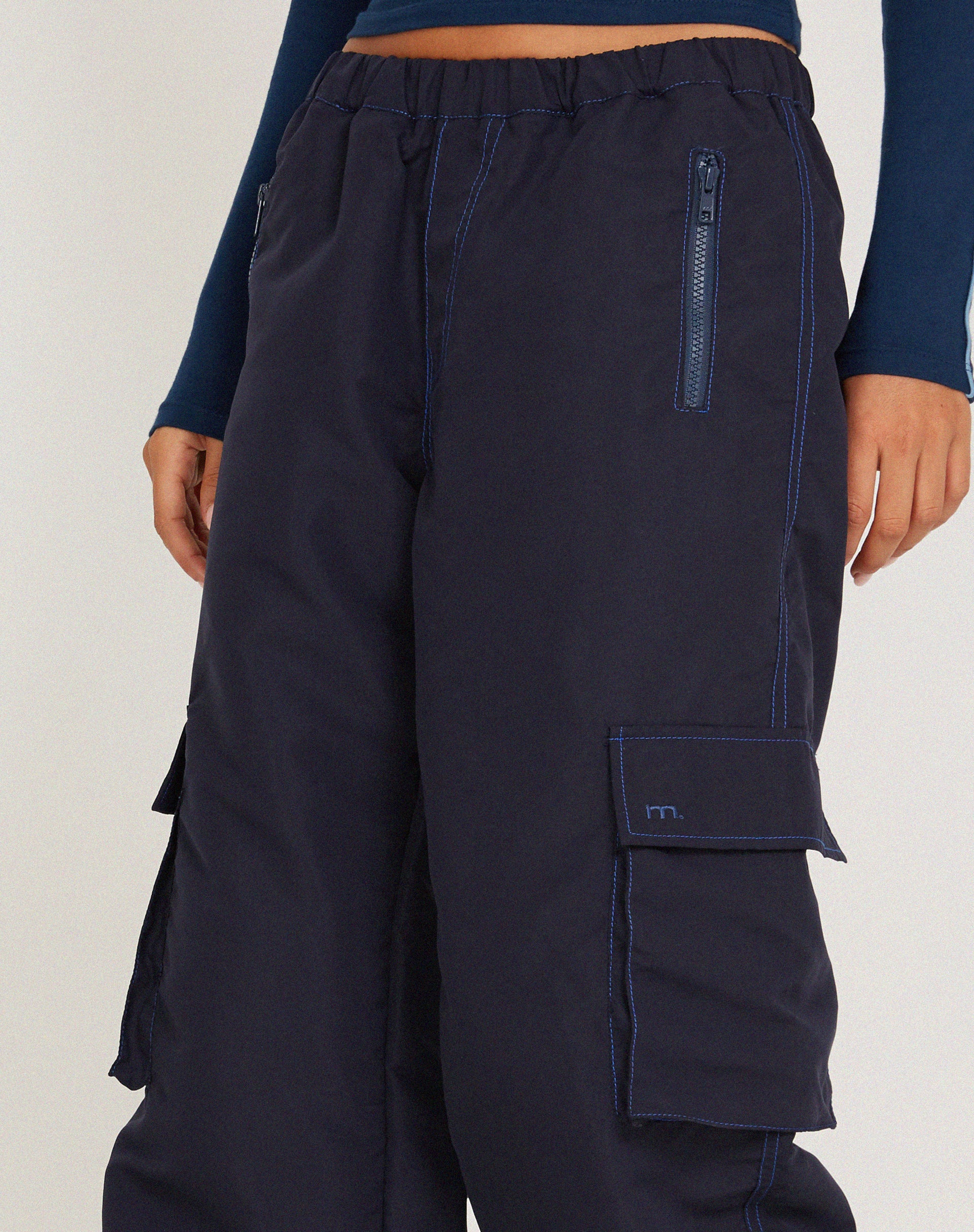 Oriells Cargo Trouser in Navy Top Stitch - Image 2