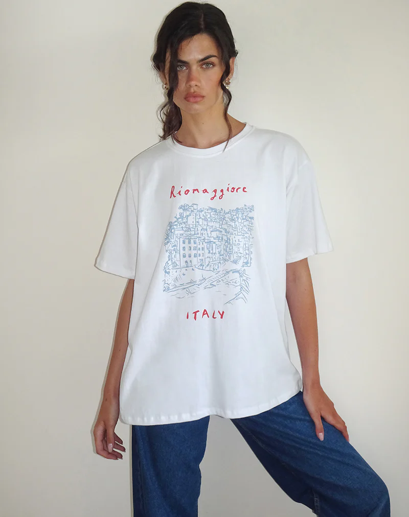 Oversized Basic Tee in Riomaggiore Italy White - Image 5