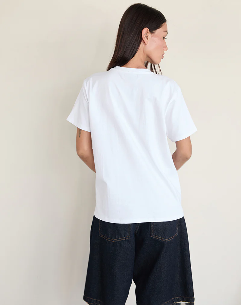Oversize Basic Tee in White with Gemini Motel Pet Print - Image 4