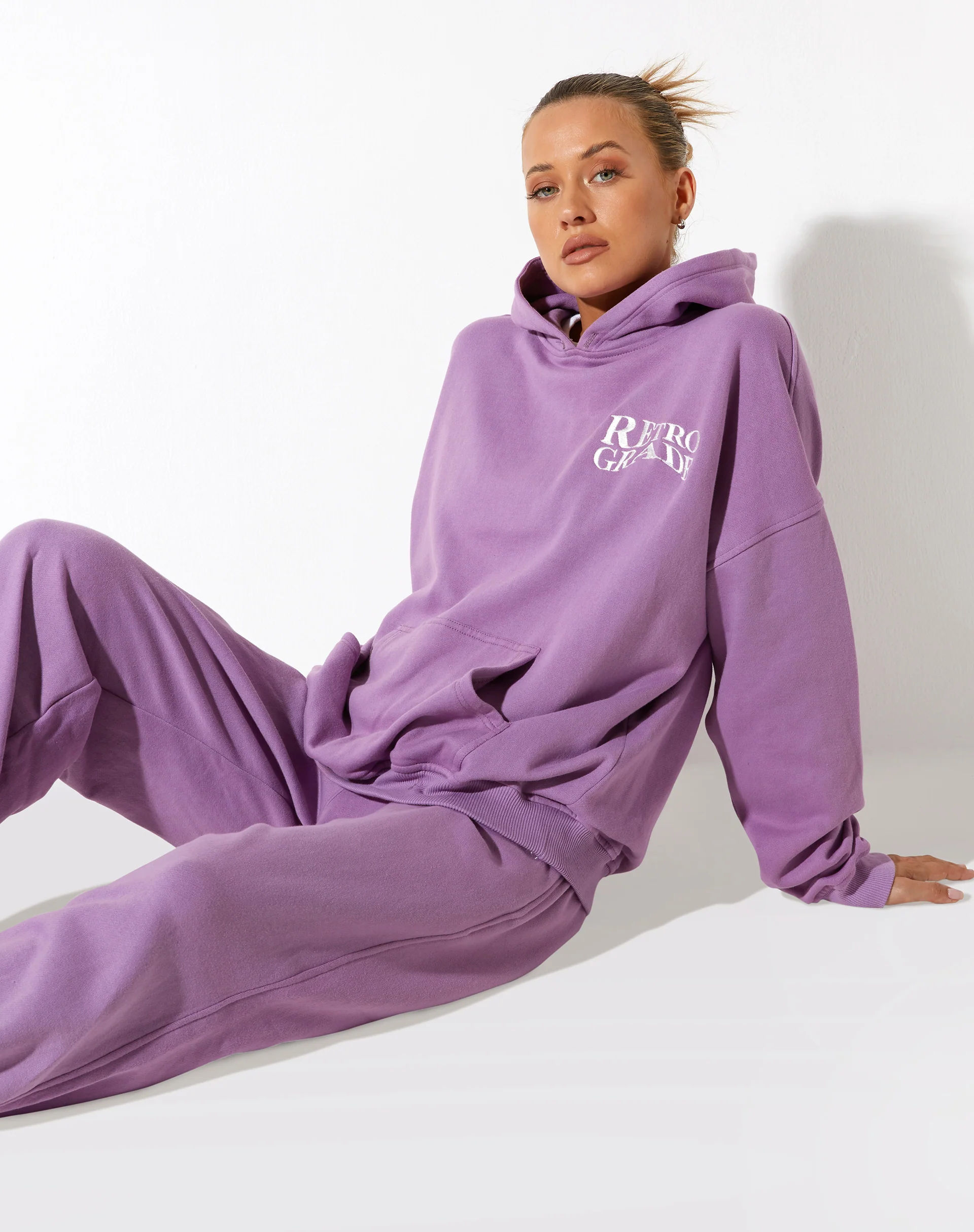 Oversize Hoodie in Lavender Retro Grade Embro - Image 4