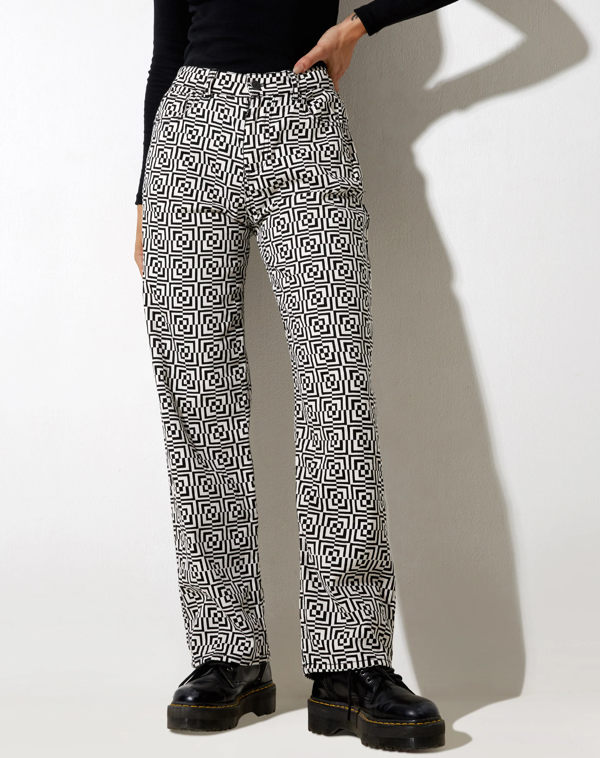 Parallel Jeans in Optic Square Black and White - Image 4