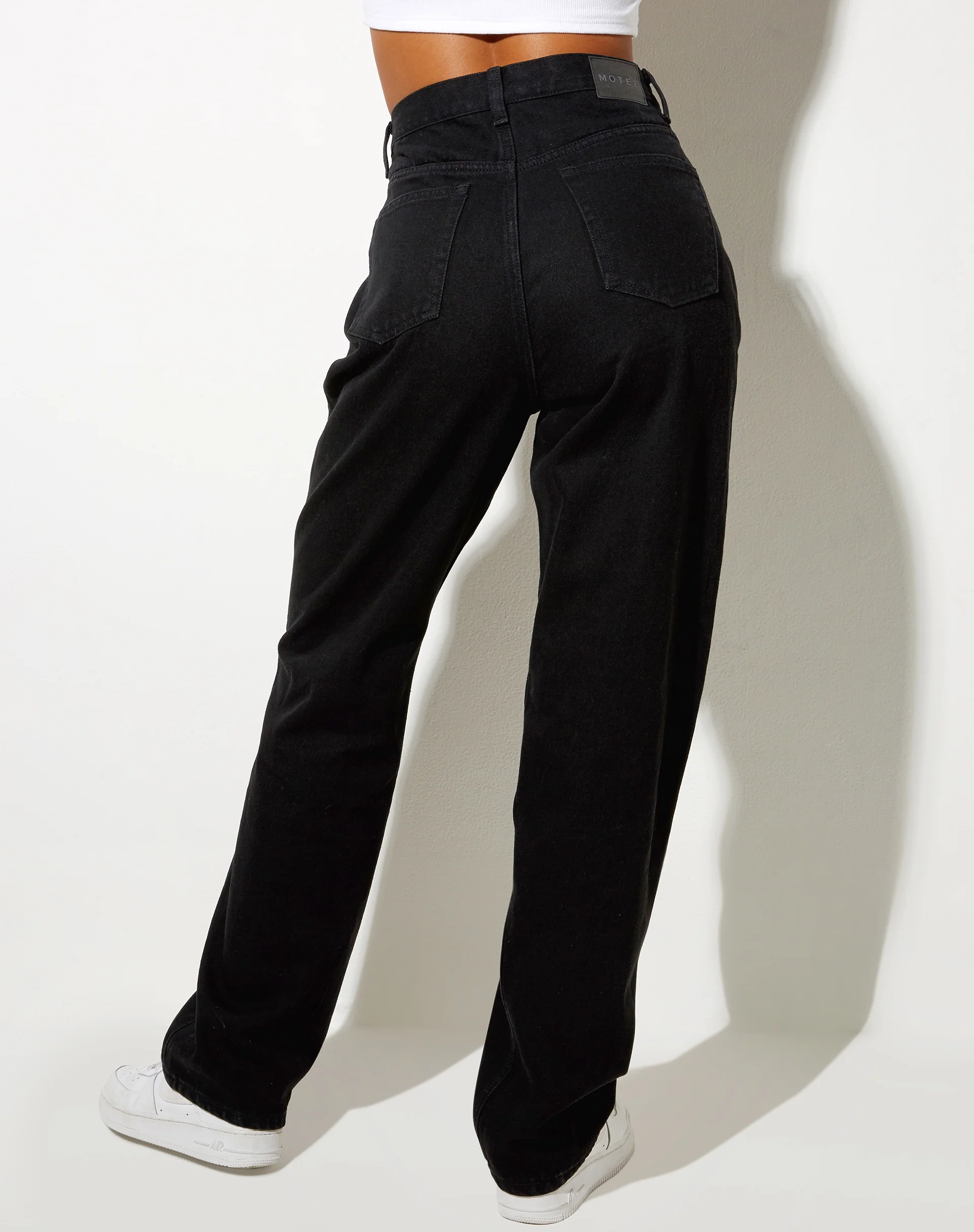 Pleated Jeans in Black Wash - Image 2